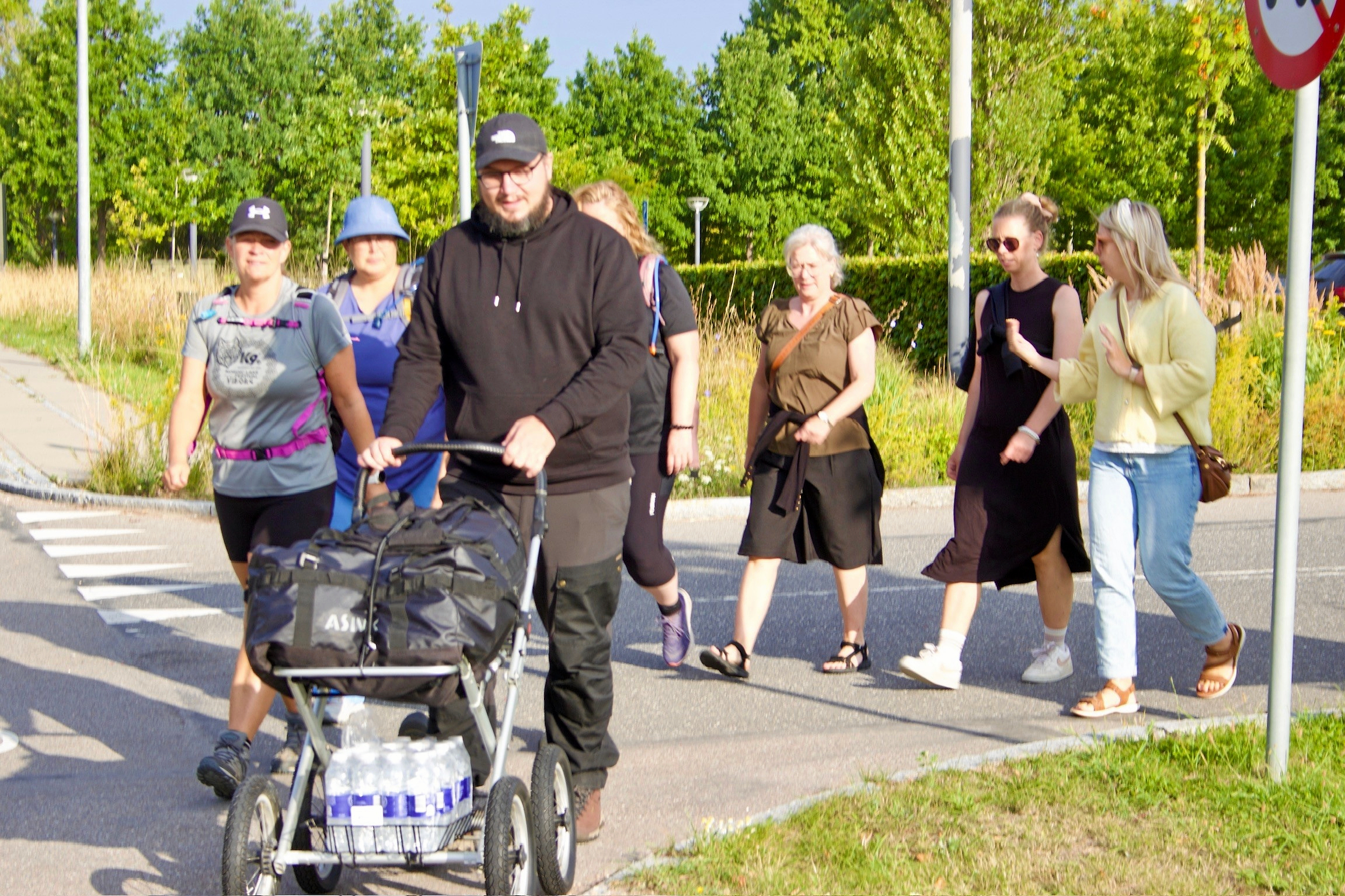 Mandag morgen begyndte årets March Mod Ensomhed i Kalundborg. I front går direktør og initiativtager Patrick Cakirli.