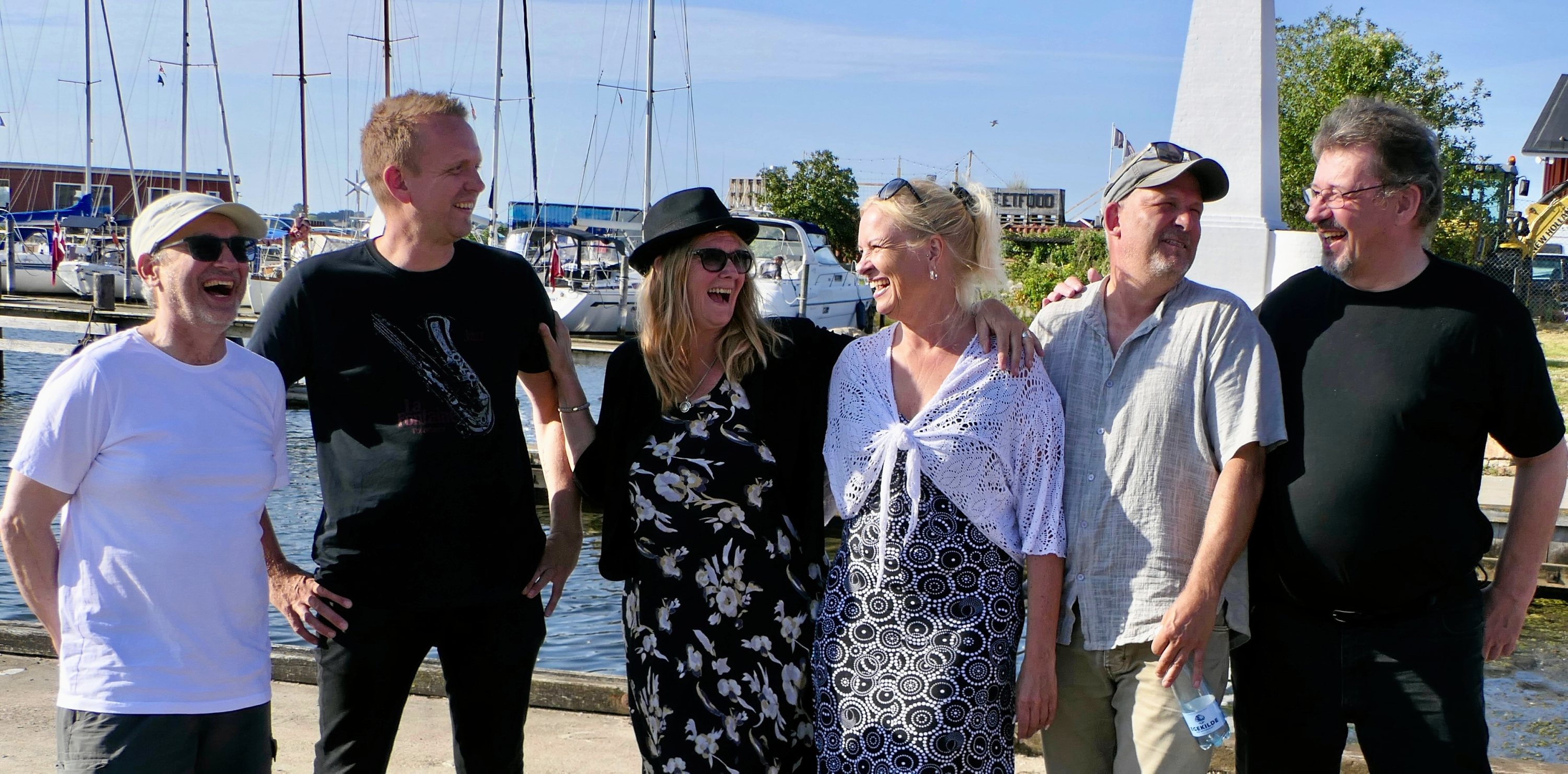 Fredag den 7. august giver Helle Nerup Band koncert på Høkeren på Holbæk Gl. Havn.