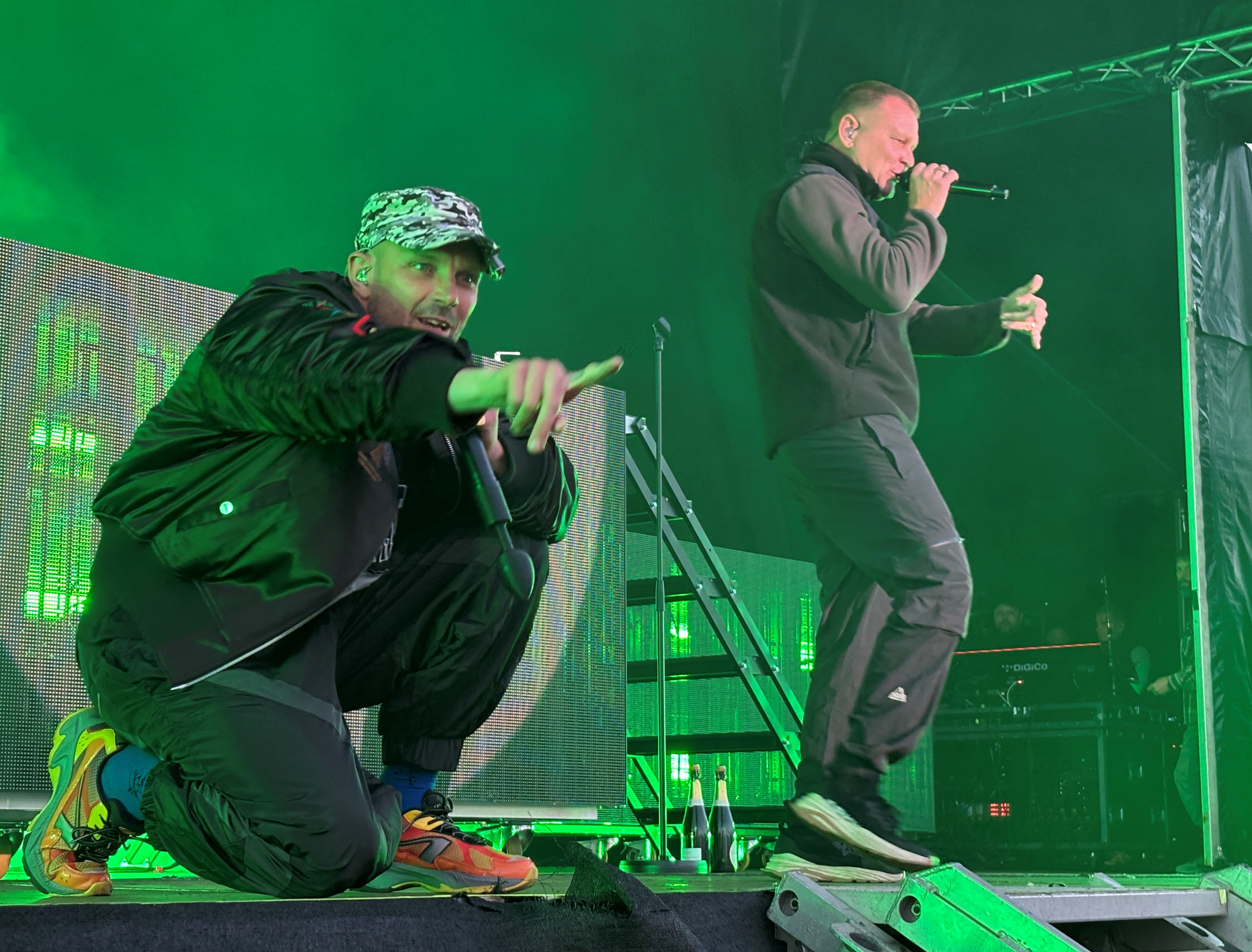 Rapgruppen Suspekt tog Gisseløre og Kalundborg Rocker med storm, da de fredag aften for første gang spillede koncert i Kalundborg.