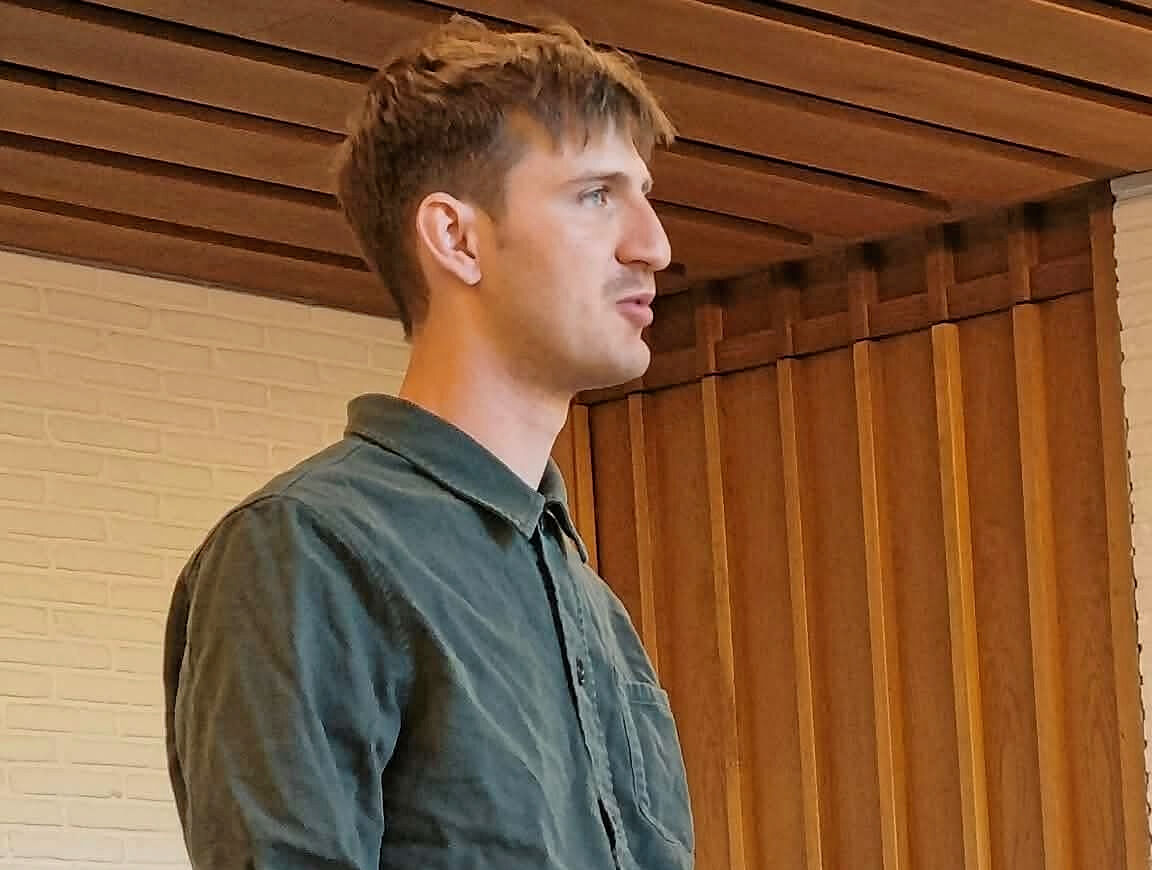 Anton Gregersen Jørgensen holdt tale ved sin fars begravelse.