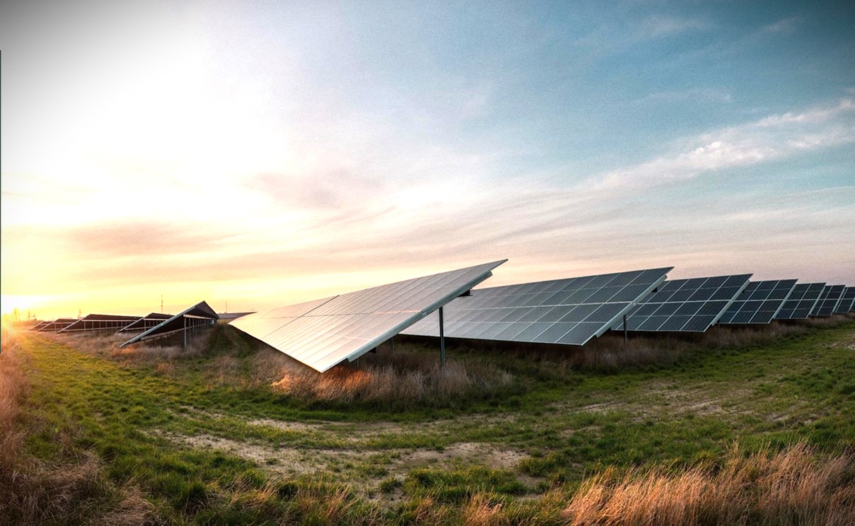 Solcellerne her illustrerer en af European Energy's beskrivelser af Energiprojekt Bukkerup.
