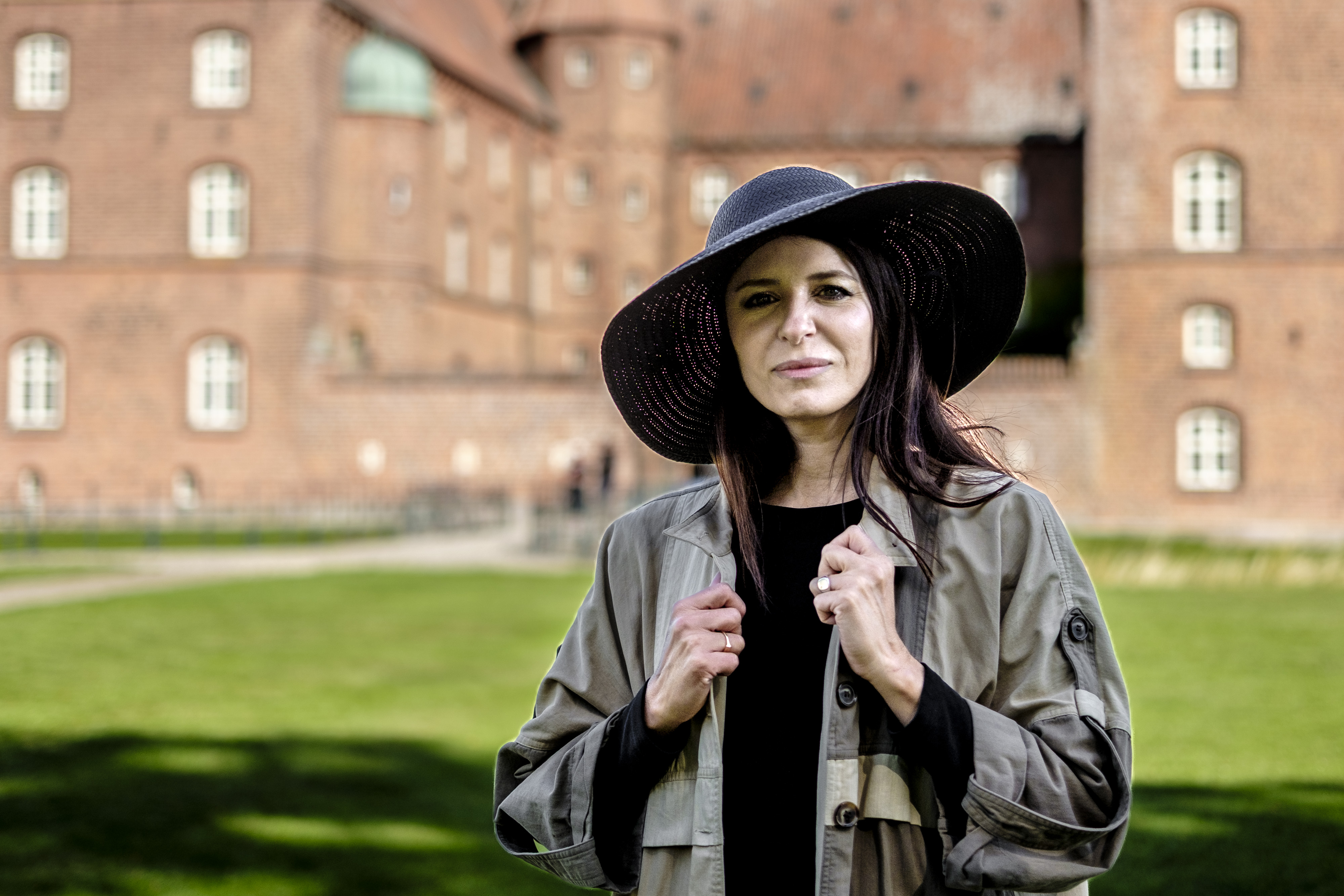 Sangerinden Kira Skov indtager i denne uge Gisselfeld, hvor der blandt andet venter hende en opgave, hun aldrig tidligere har prøvet i samme omfang.