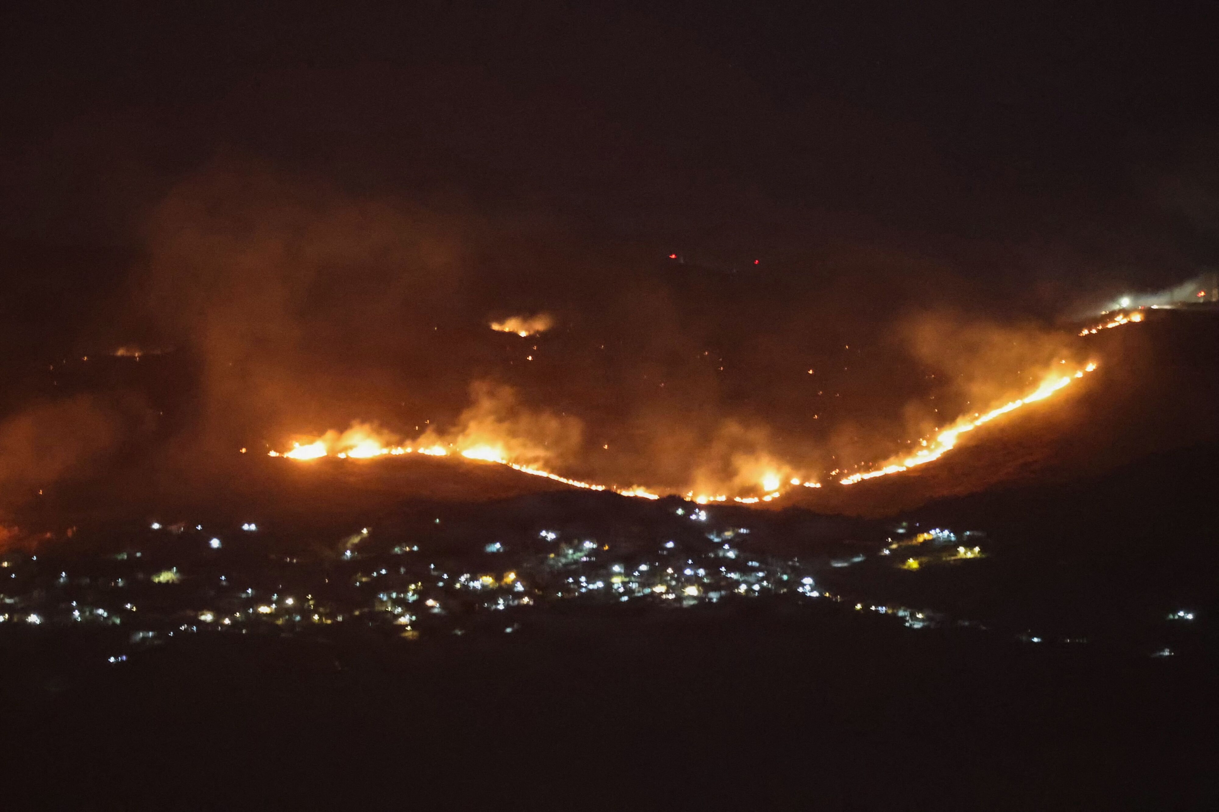 Skovbrande i udkanten af den sydligt beliggende libanesiske landsby Kfar Shouba 5. august.