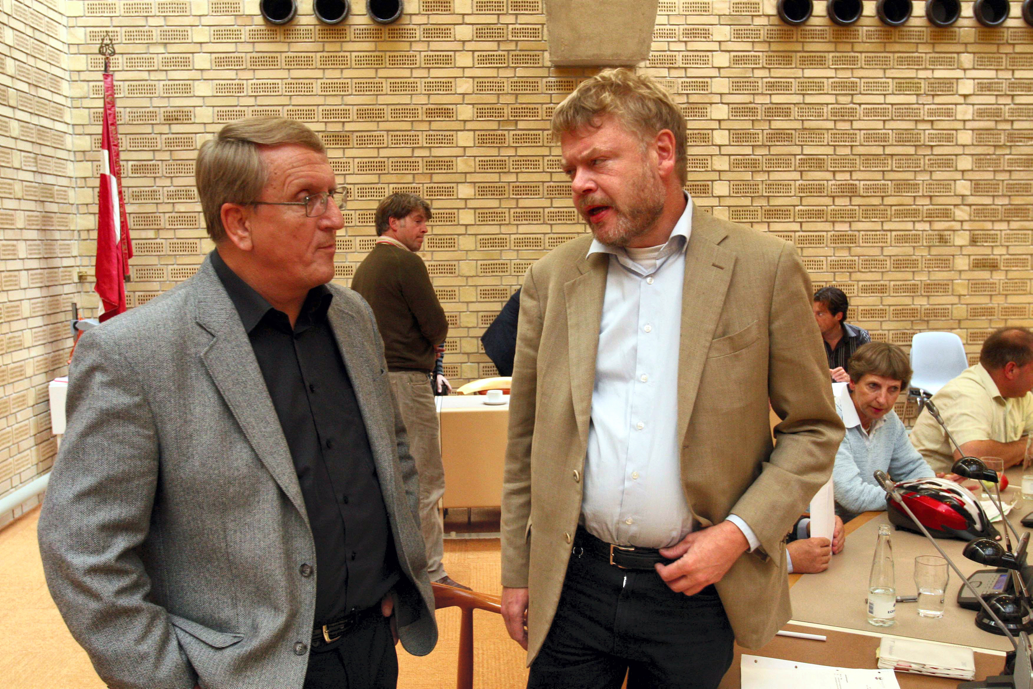 Det var disse to - borgmester Poul Lindor Nielsen (S) og Venstre-formand Bjørn Dahl - der var de centrale politiske skikkelser, da byrådet sidst satte skatten op. Det var i efteråret 2007.