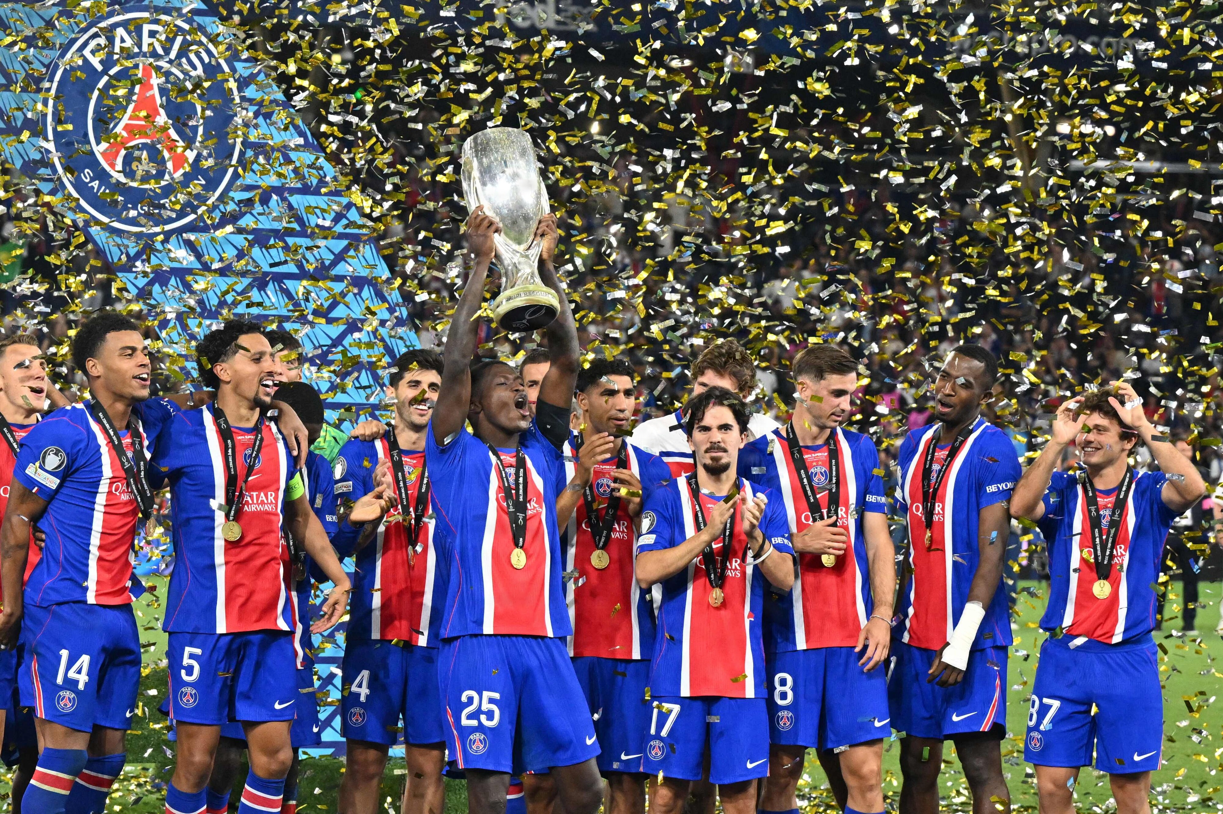 Spillerne i franske Paris Saint-Germain slog onsdag aften engelske Aston Villa i Super Cup-opgøret mellem sidste sæsons vindere af Champions League og Europa League.