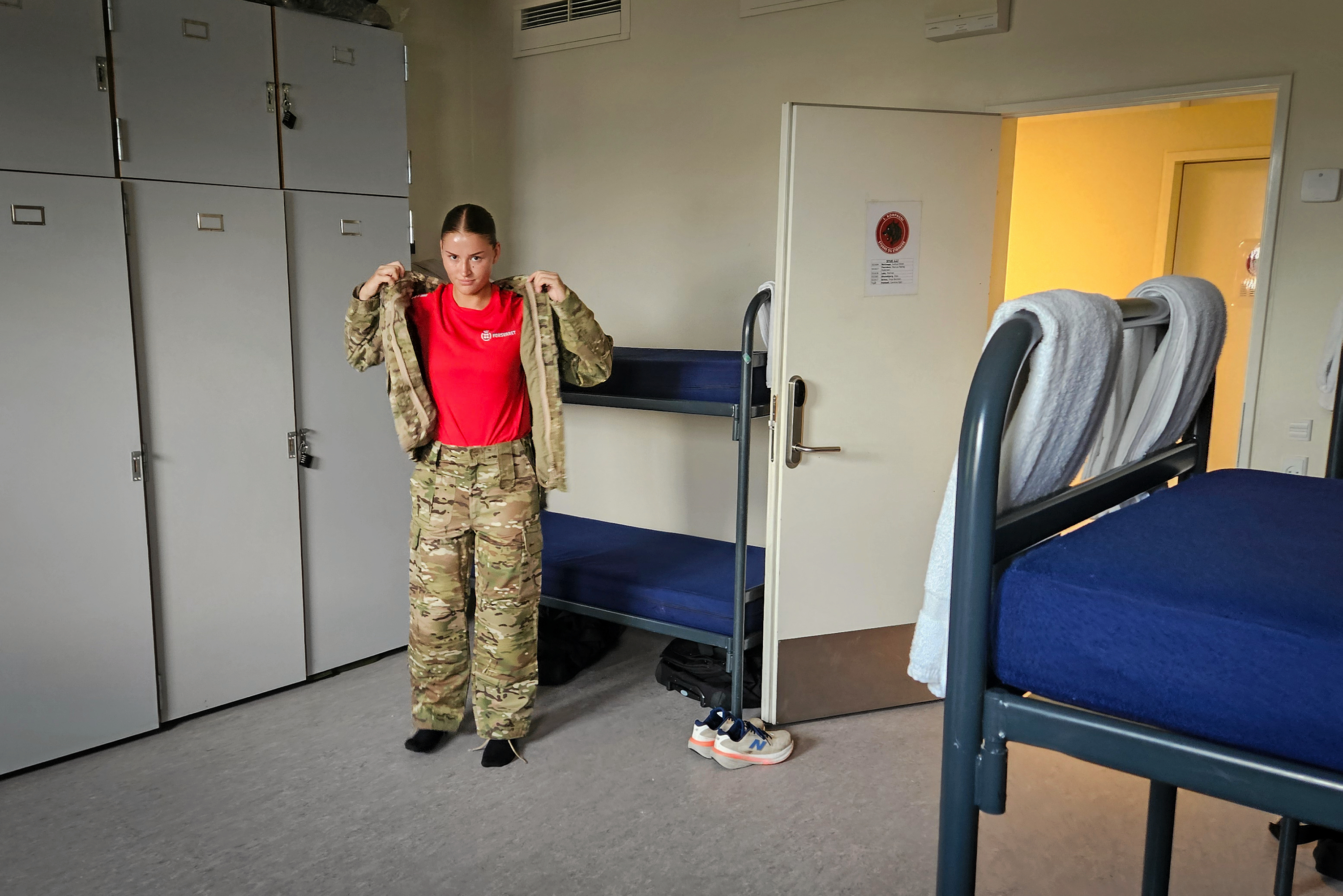20-årige Freja Schou er glad for, at der er kommet meget bedre forhold for de værnepligtige.