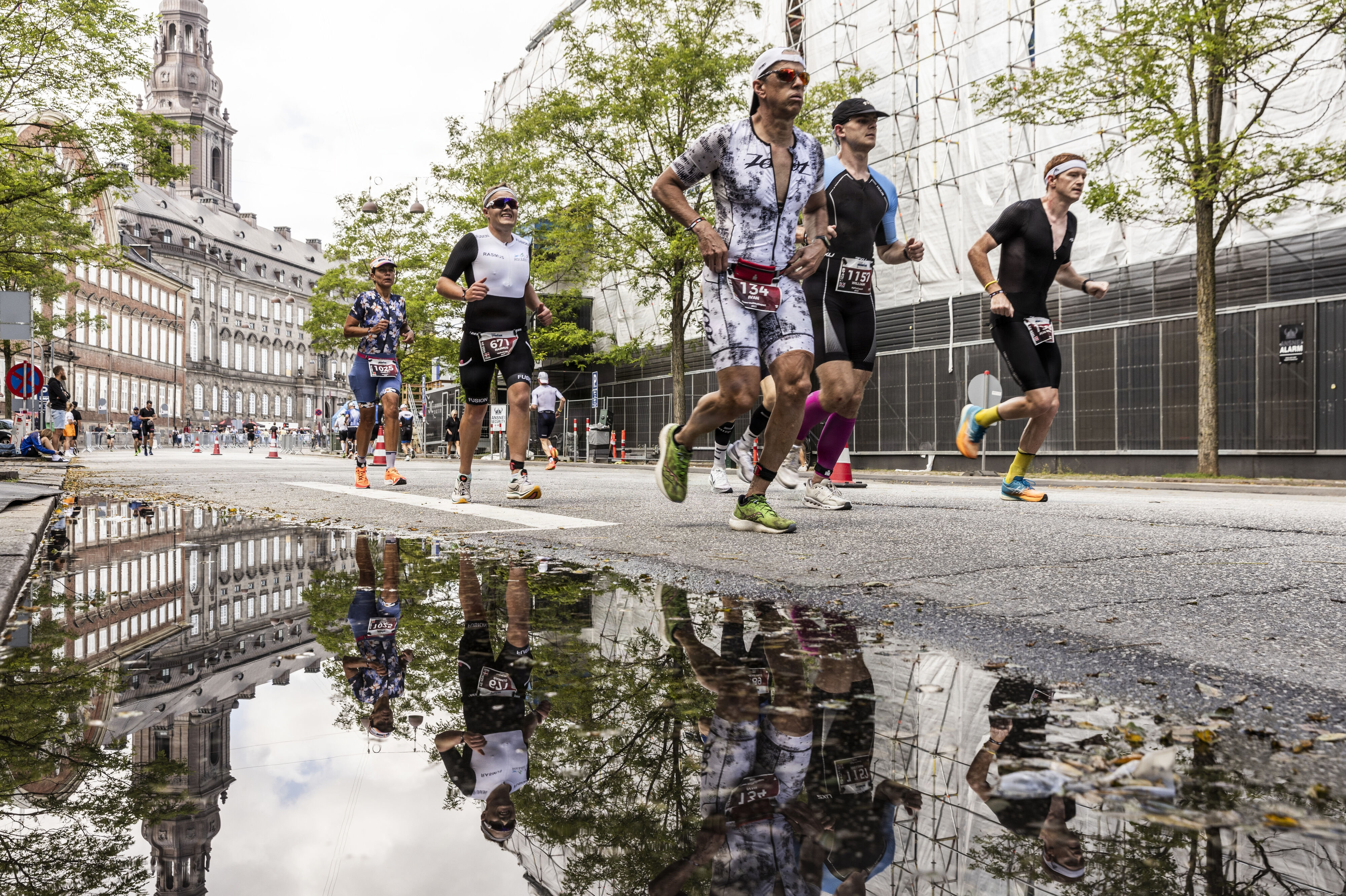 Søndagens Ironman begynder på Amager, bevæger sig mod Nordsjælland og slutter med en løberute i det centrale København. (Arkivfoto).