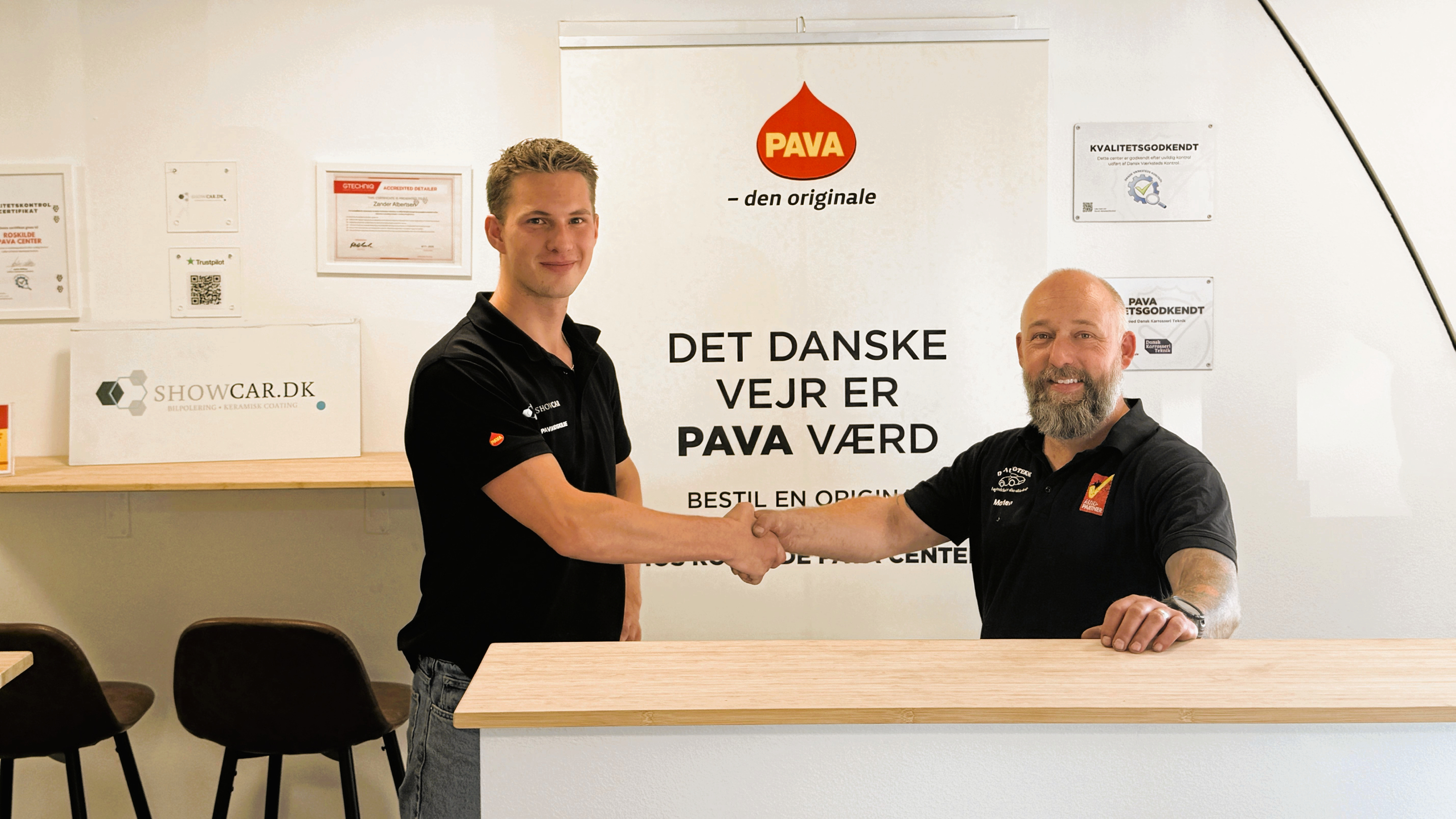 Zander Albertsen (tv) har overtaget Pava Roskilde fra Morten Iversen (th).