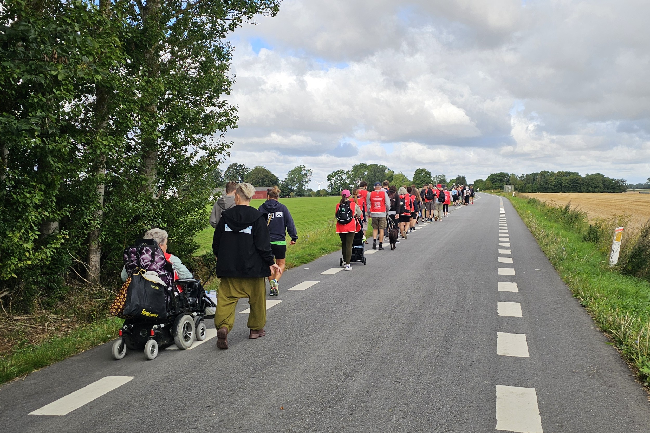 Omkring 40 deltagere gik alle små 20 kilometer fra Haslev Rådhus til Ringsted Rådhus.