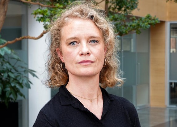 Carina Bothilde Nielsen forklarer, hvad der kan udløse forældres vold mod et spædbarn.