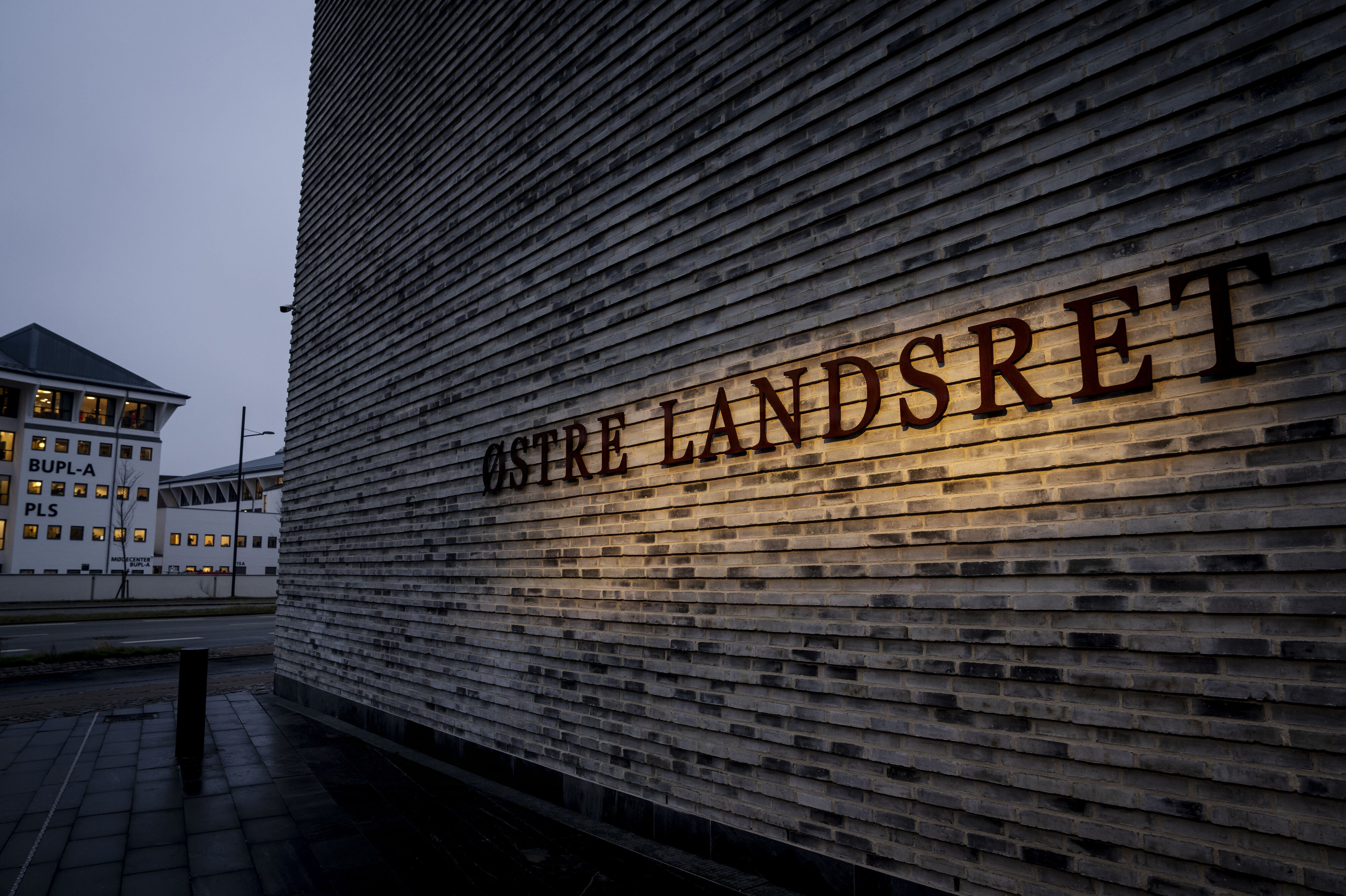 Flere personer, der blev dømt i den hidtil største straffesag om falske fakturaer, har fået afslag på deres anmodning om at anke. Derved står Østre Landsrets dom i fakturasagen ved magt. (Arkivfoto).