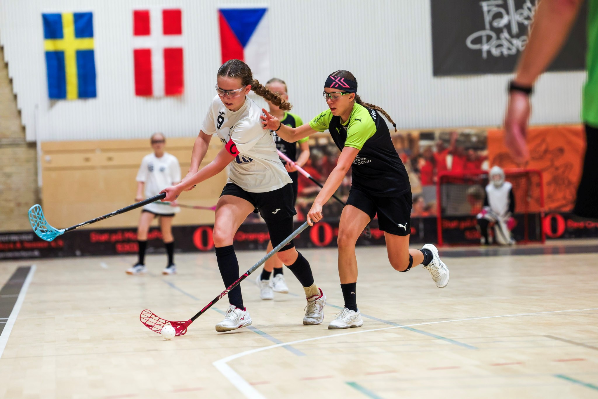 I weekenden den 28. og 30. august mødes op mod 2.000 floorballspillere i Hørsholm.