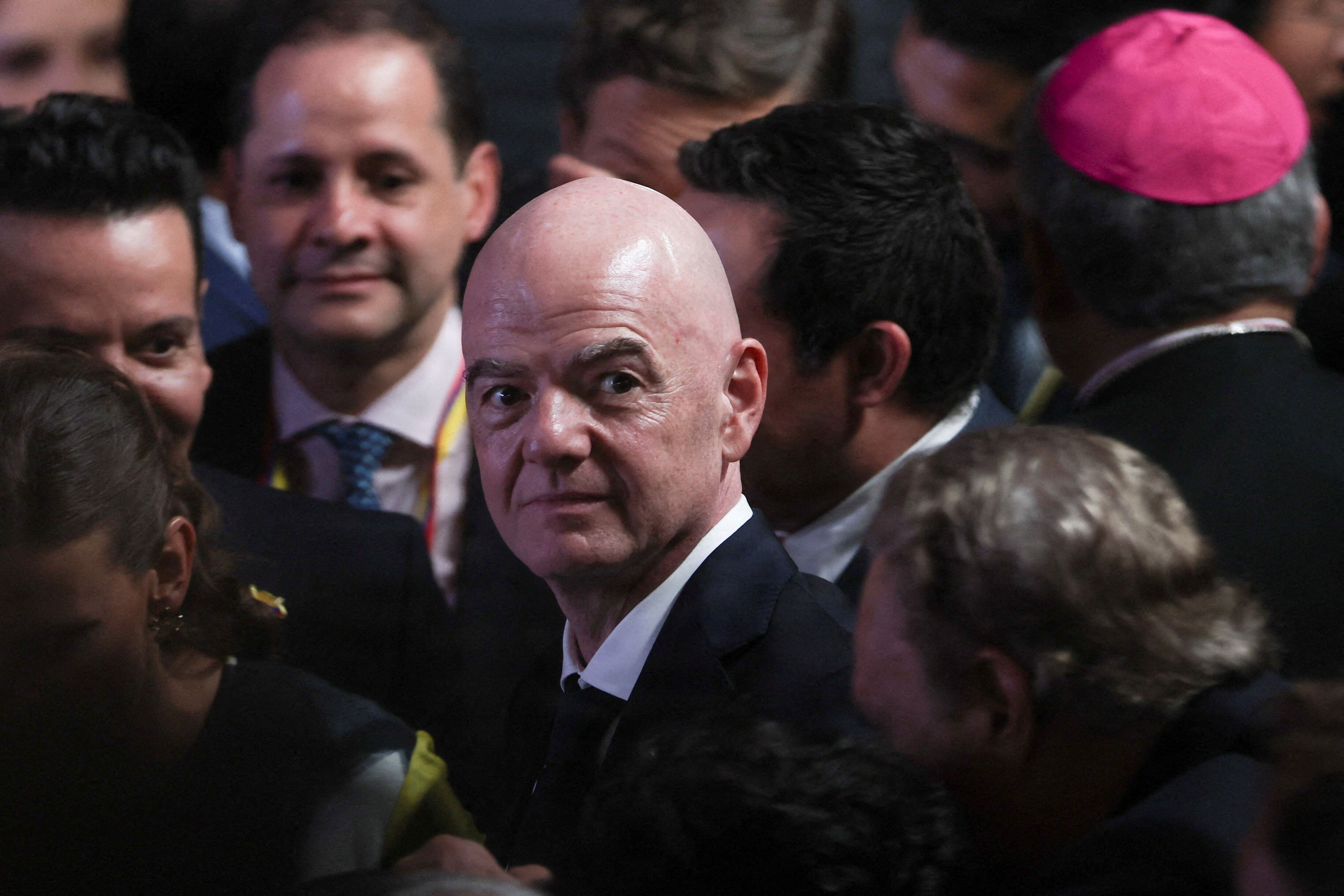 Mange har tilsluttet sig koret af kritikere af Fifa-præsident Gianni Infantino siden slutningen af juli. Andre har sendt støtte til ham. (Arkivfoto).