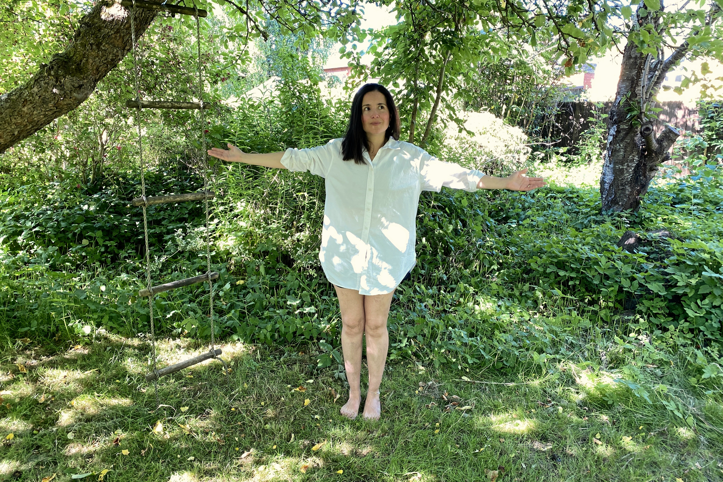 Daniela Cox-Knudsen fra Galápagosøerne elsker haven i Hillerød, hvor meget får lov at vokse vildt. Hun mener, vi skal lære at se naturen som en kilde til energi.