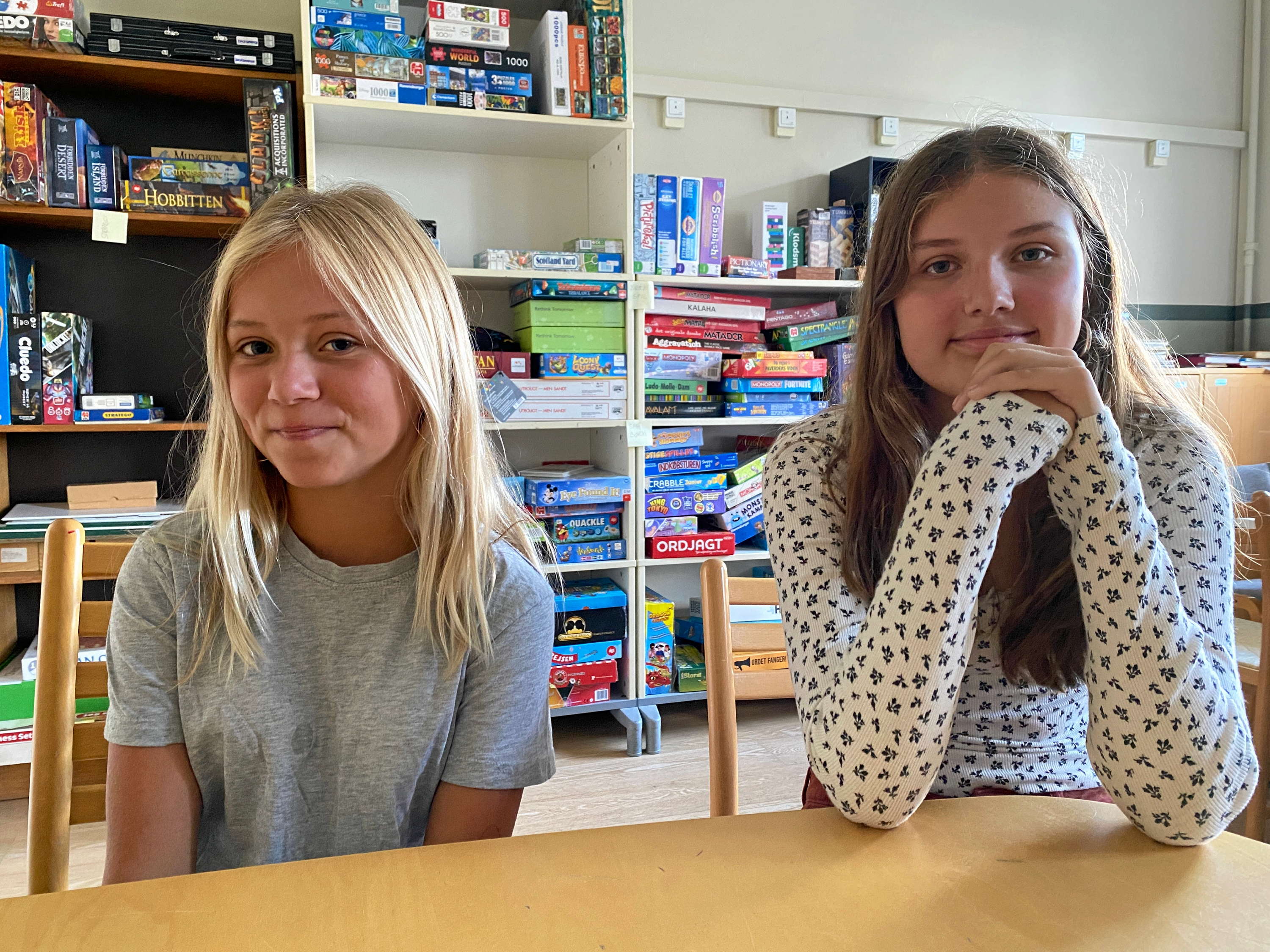 Amanda Helander og Thit-Maja Woetmann er enige om, at det bedste ved Leonardo Skolen er, at de kan være sig selv.