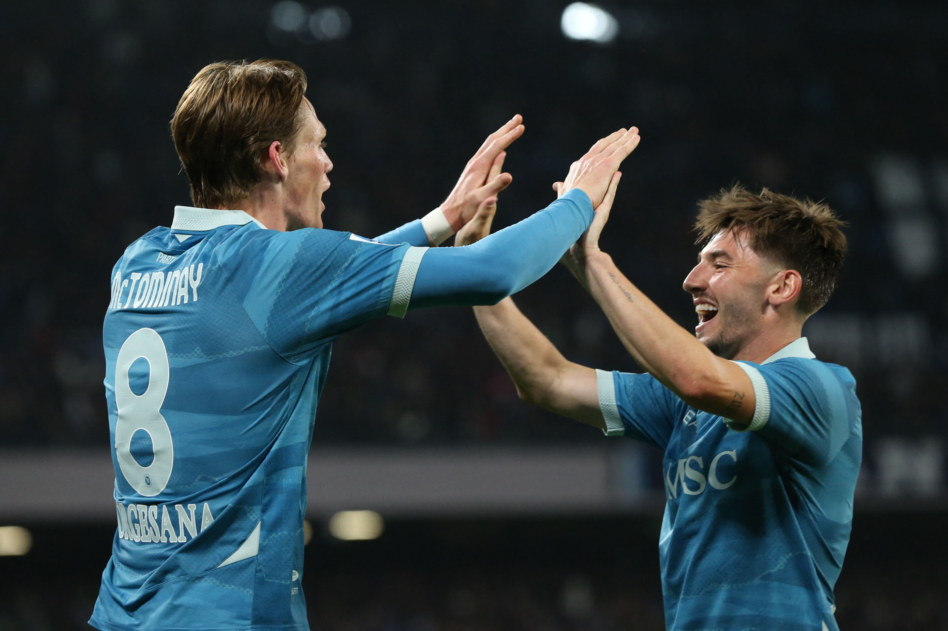 De skotske midtbanespillere Scott McTominay og Billy Gilmour var med til at vinde det italienske mesterskab med Napoli i 2025. Napoli indleder denne sæson ude mod Genoa lørdag aften. (Arkivfoto).