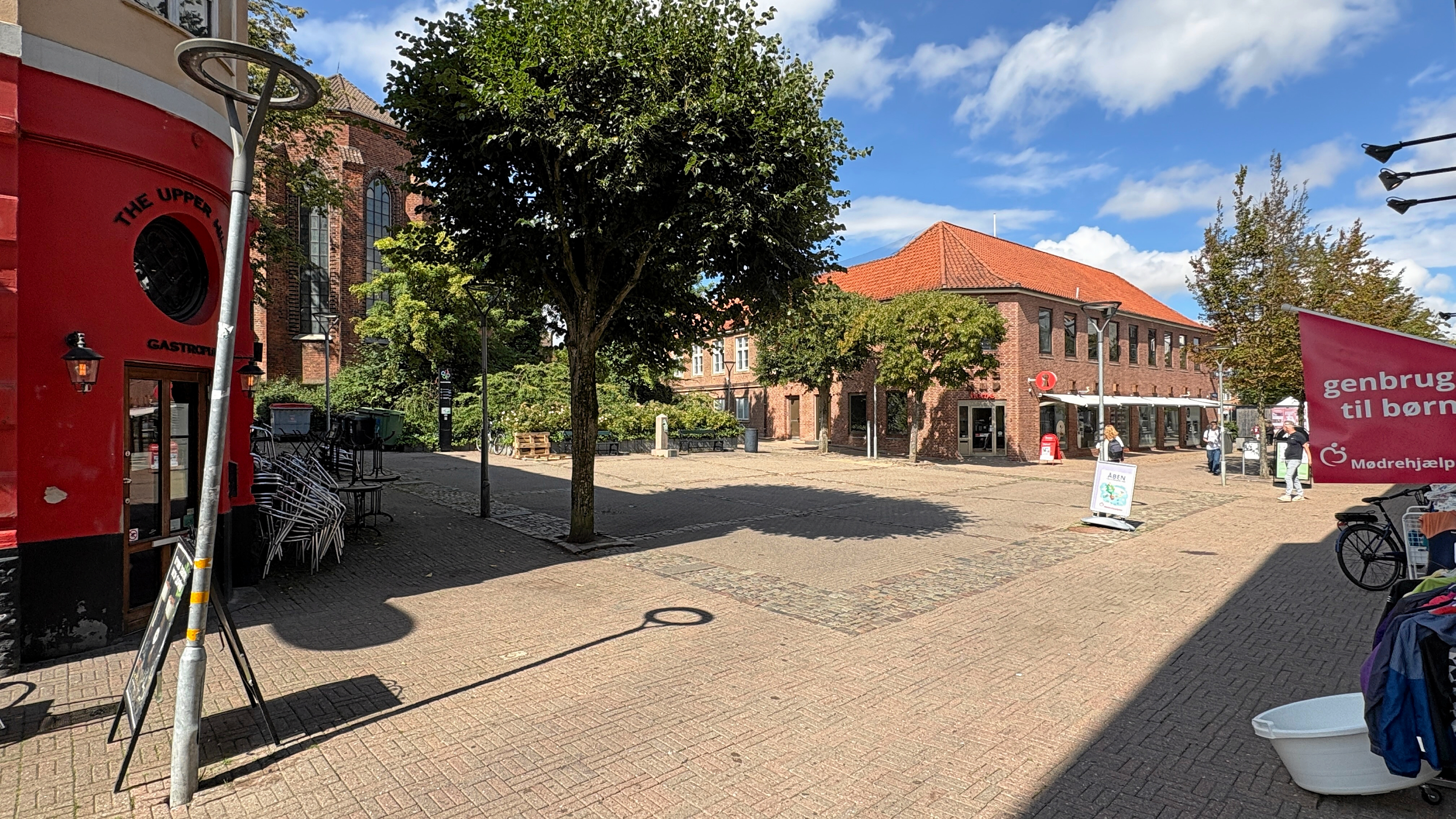Fisketorvet, hvor folkemarkedet blev afholdt i Slagelse. Slagelsearkivet har ikke noget billede fra selve Folkemarkedet, men der er billeder af Fisketorvet fra den tid, hvor her afholdtes folkemarkeder.