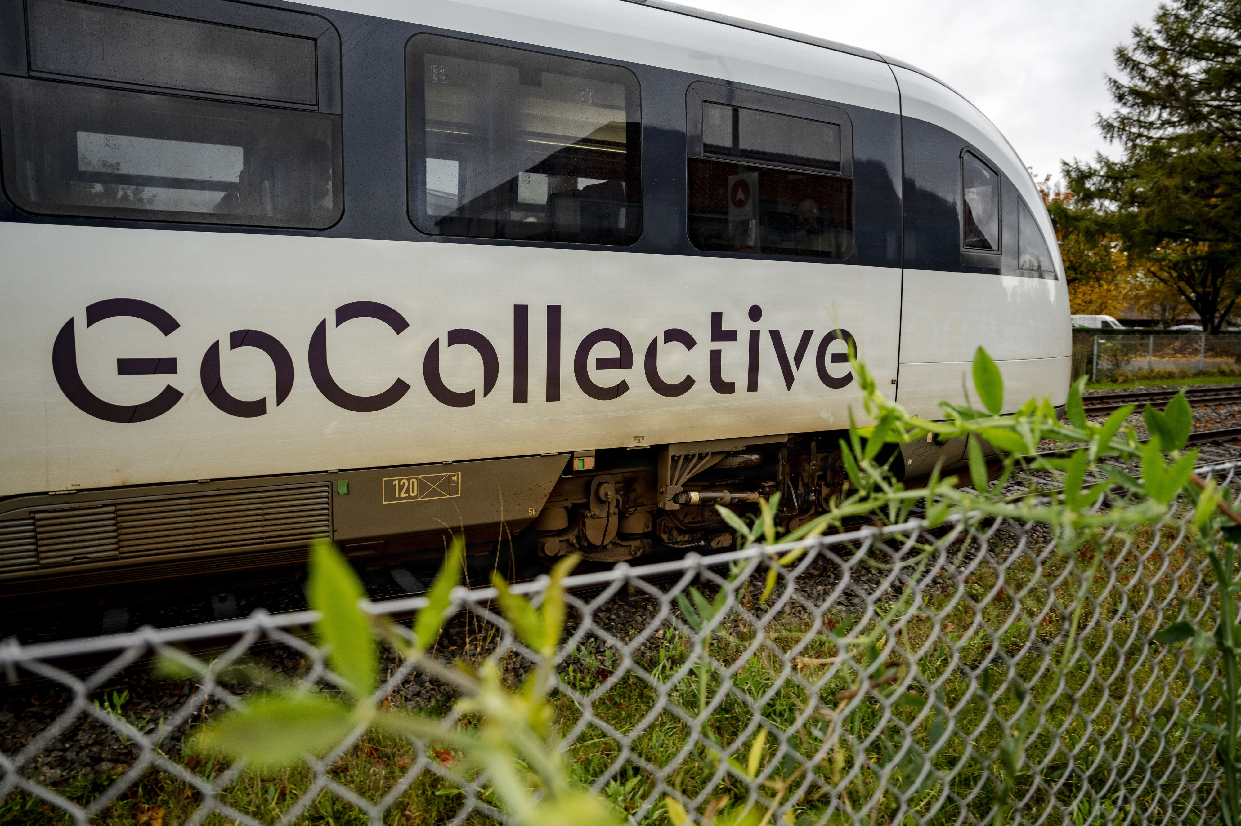 GoCollective, der frem til 2023 hed Arriva, levede ifølge tidligere transportminister Thomas Danielsen (V) ikke op til sin kontrakt. Derfor skal togdriften overdrages til DSB. Det bliver den 1. september 2026. (Arkivfoto).