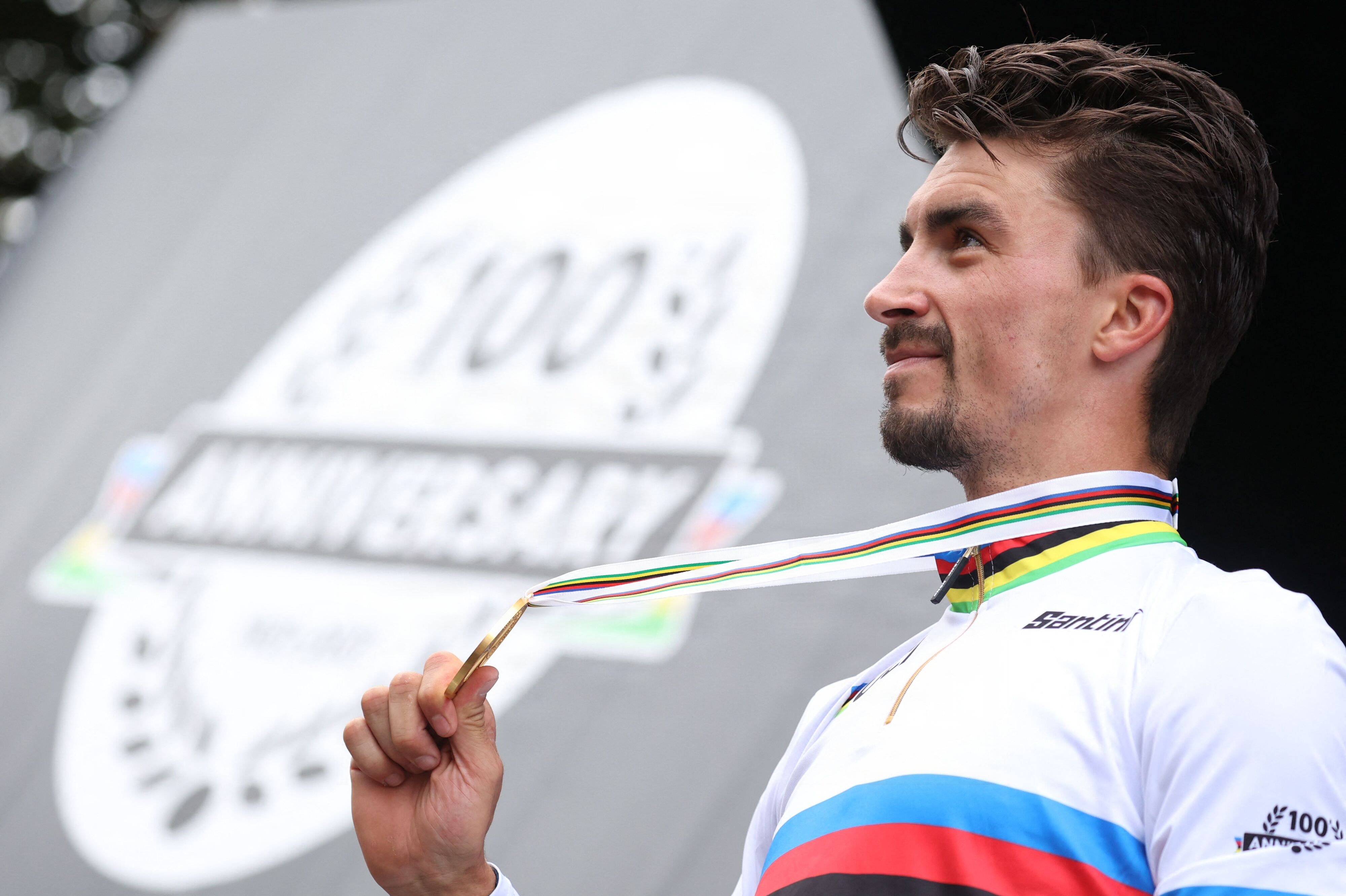 Julian Alaphilippe sikrede to gange i karrieren den regnbuestribede VM-trøje. (Arkivfoto).