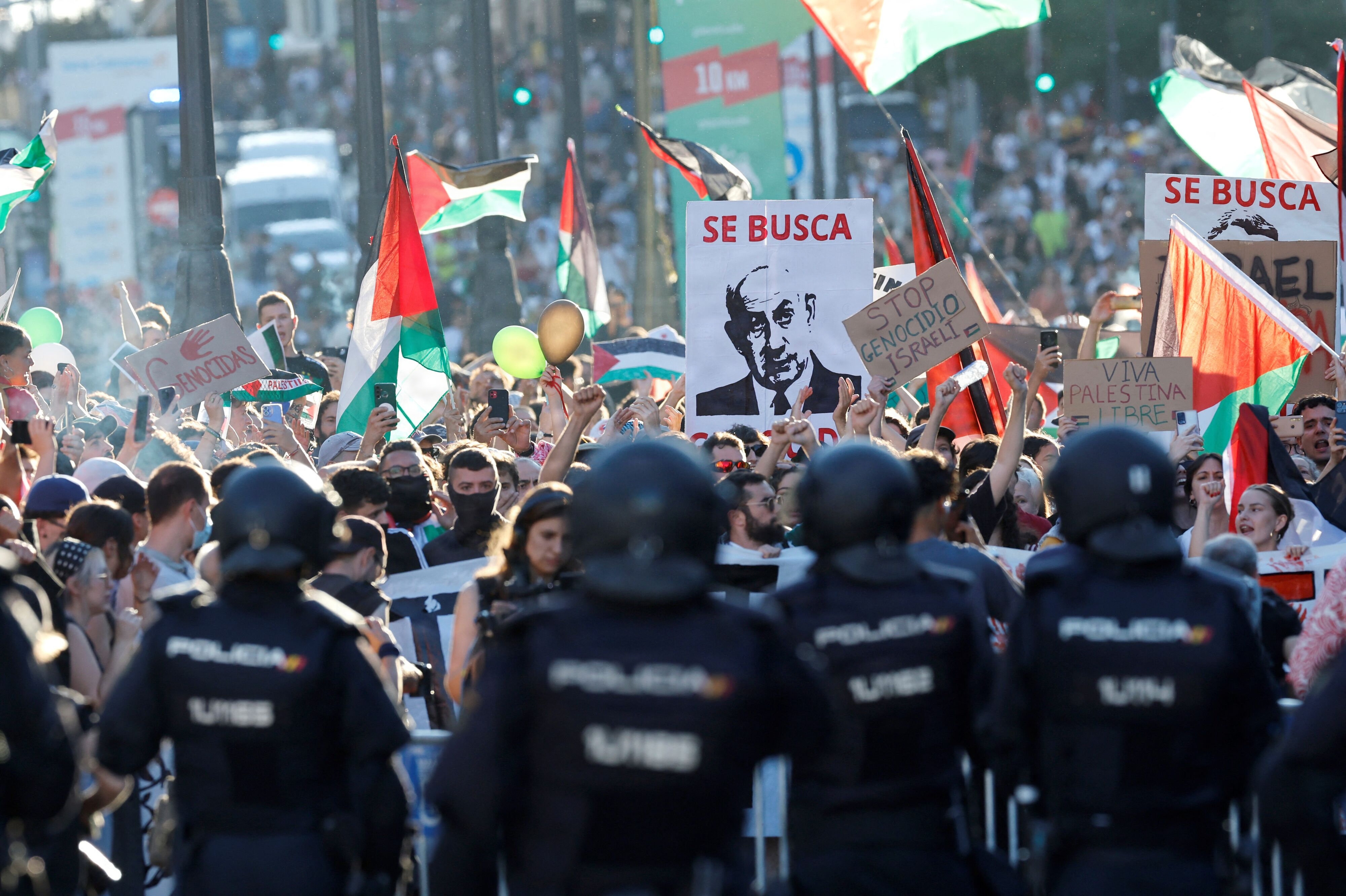 Massive propalæstinensiske demonstrationer førte sidste år til, at cykelrytterne blev stoppet, før de nåede Madrid på sidste etape af Vuelta a España. Den planlagte podieceremoni blev droppet.