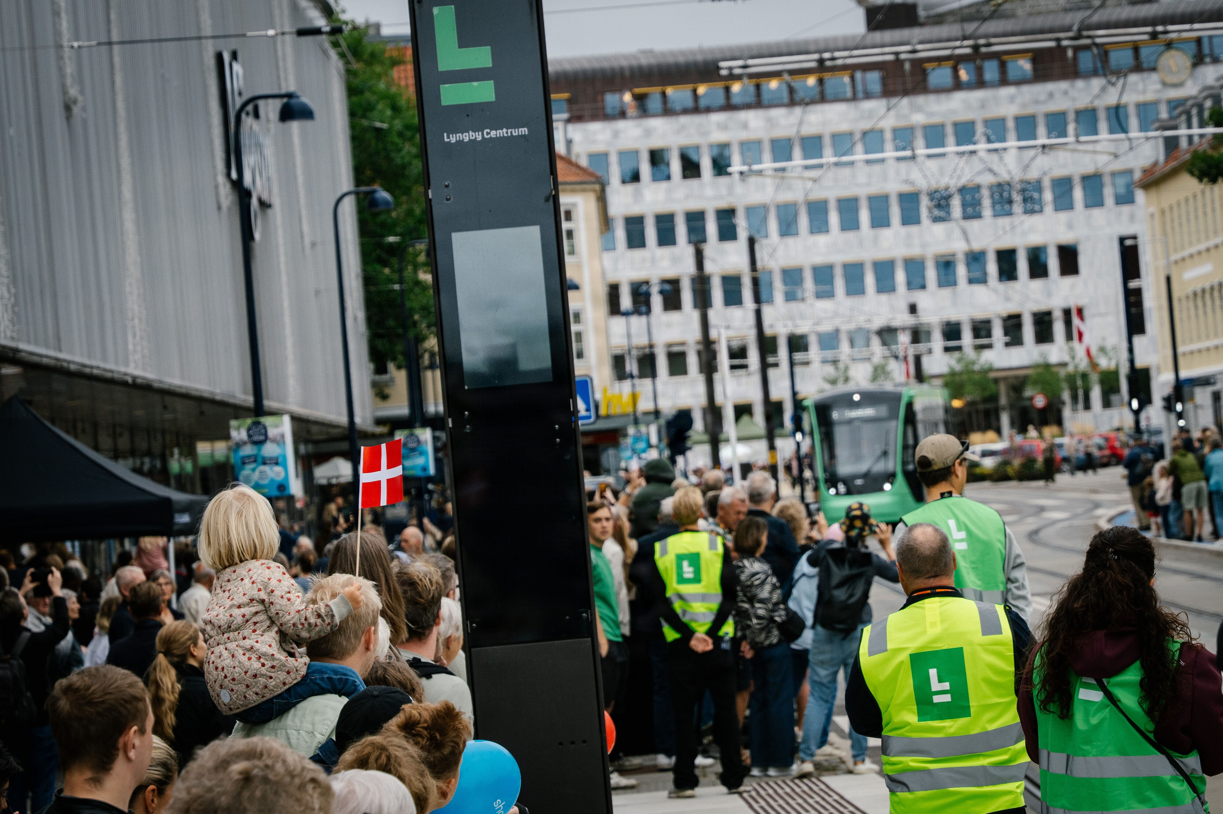 Hovedstadens Letbane åbnede lørdag i sin fulde længde. Dermed stopper letbanetogene nu ved 29 forskellige stop i kommunerne i den københavnske omegn.