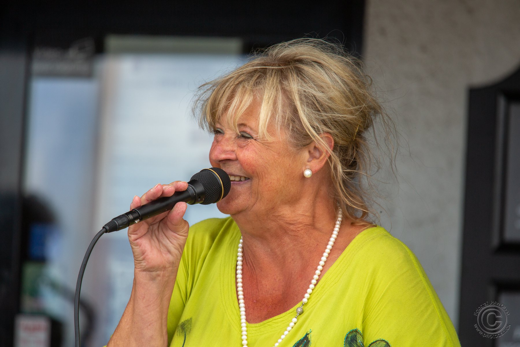 Pia Kloster har gennem en mangeårig karriere sunget i en lang række toneangivende jazzorkestre, ligesom hun etablerede Roskilde Jazz Days i 2004, hvor hun stadig fungerer som formand og booker.
