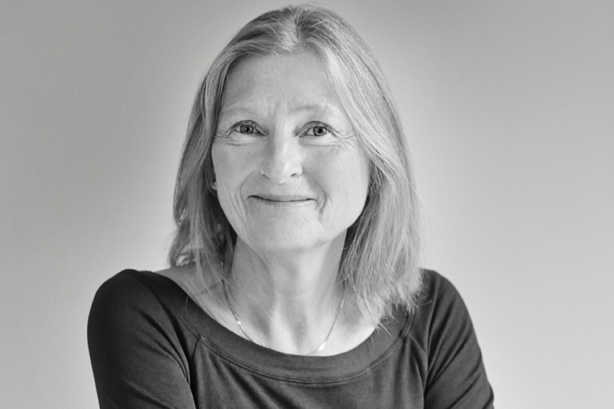 Den lokale forfatter Anne van der Merwede mener, at måltider skal være en oplevelse for alle sanser - og det har nu nu skrevet en kogebog om.