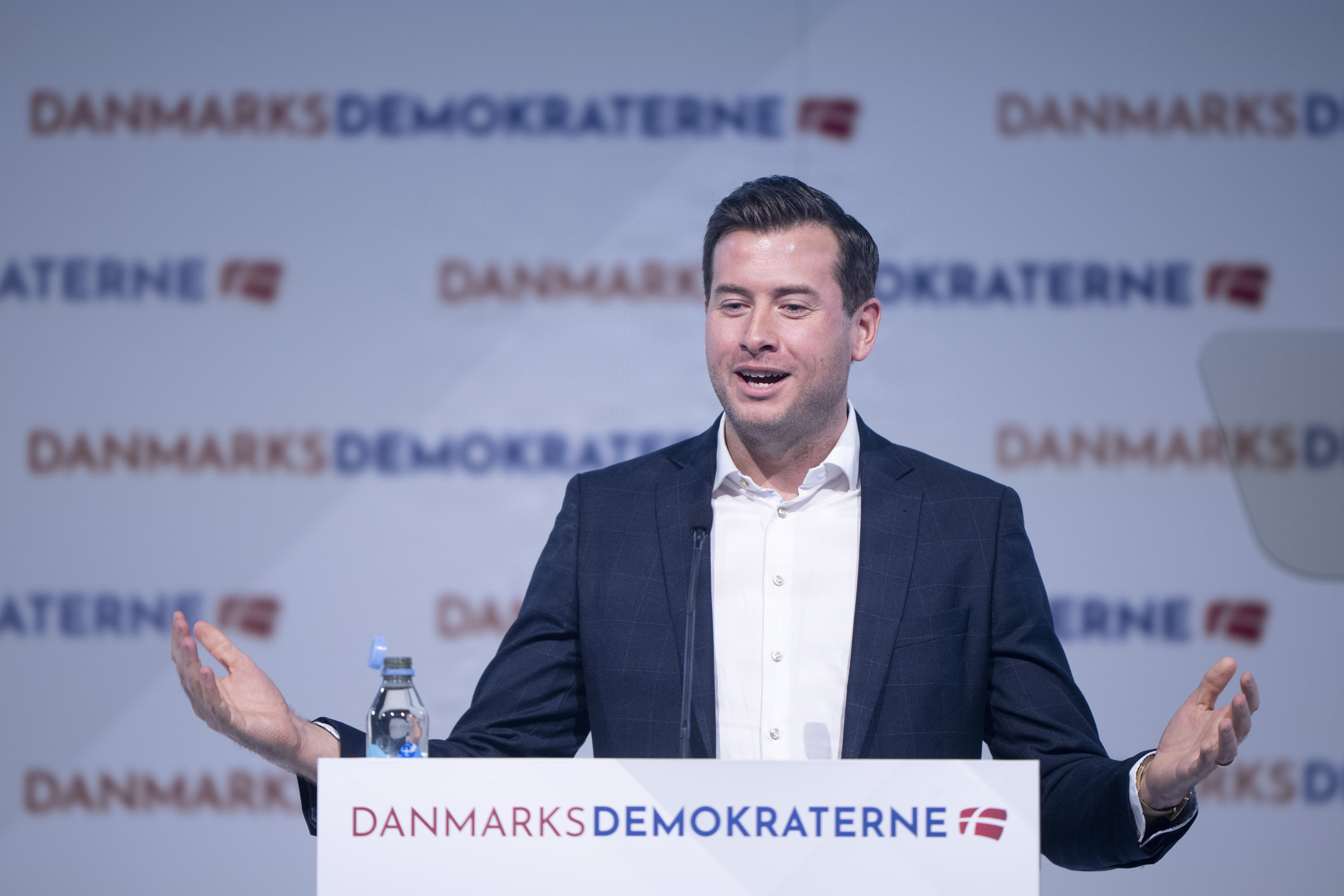 - Måske skulle regeringen lade bondestenalderen blive, hvor den hører hjemme, og i stedet begynde at regulere efter den virkelighed, danske landmænd faktisk står i, skriver MEP Kristoffer Storm (DD)