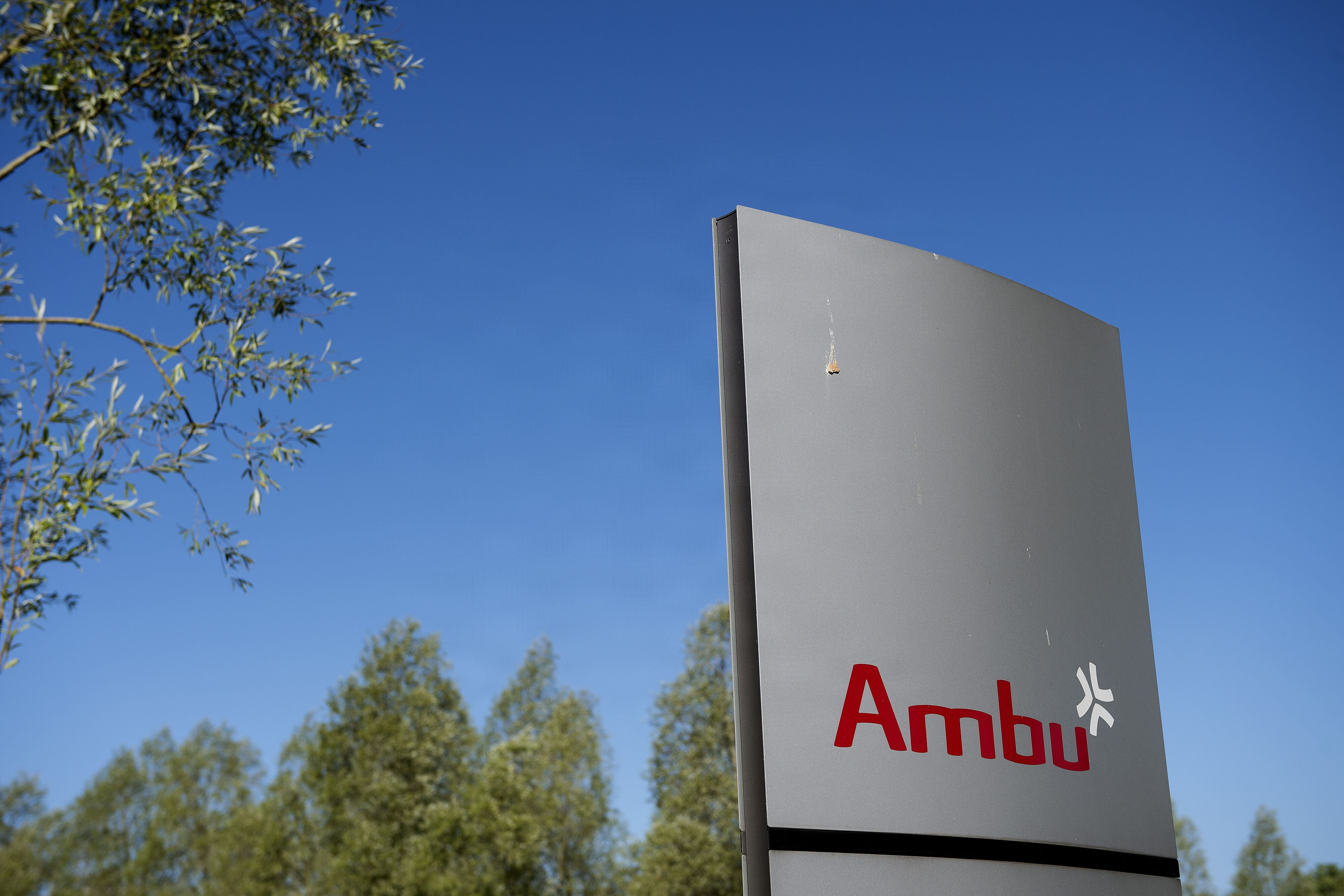 Danske Ambu har tirsdag aften åbnet regnskabsbogen for årets tredje kvartal. Selskabet har i den forbindelse meddelt, at man skruer ned for forventninger til året. (Arkivfoto).