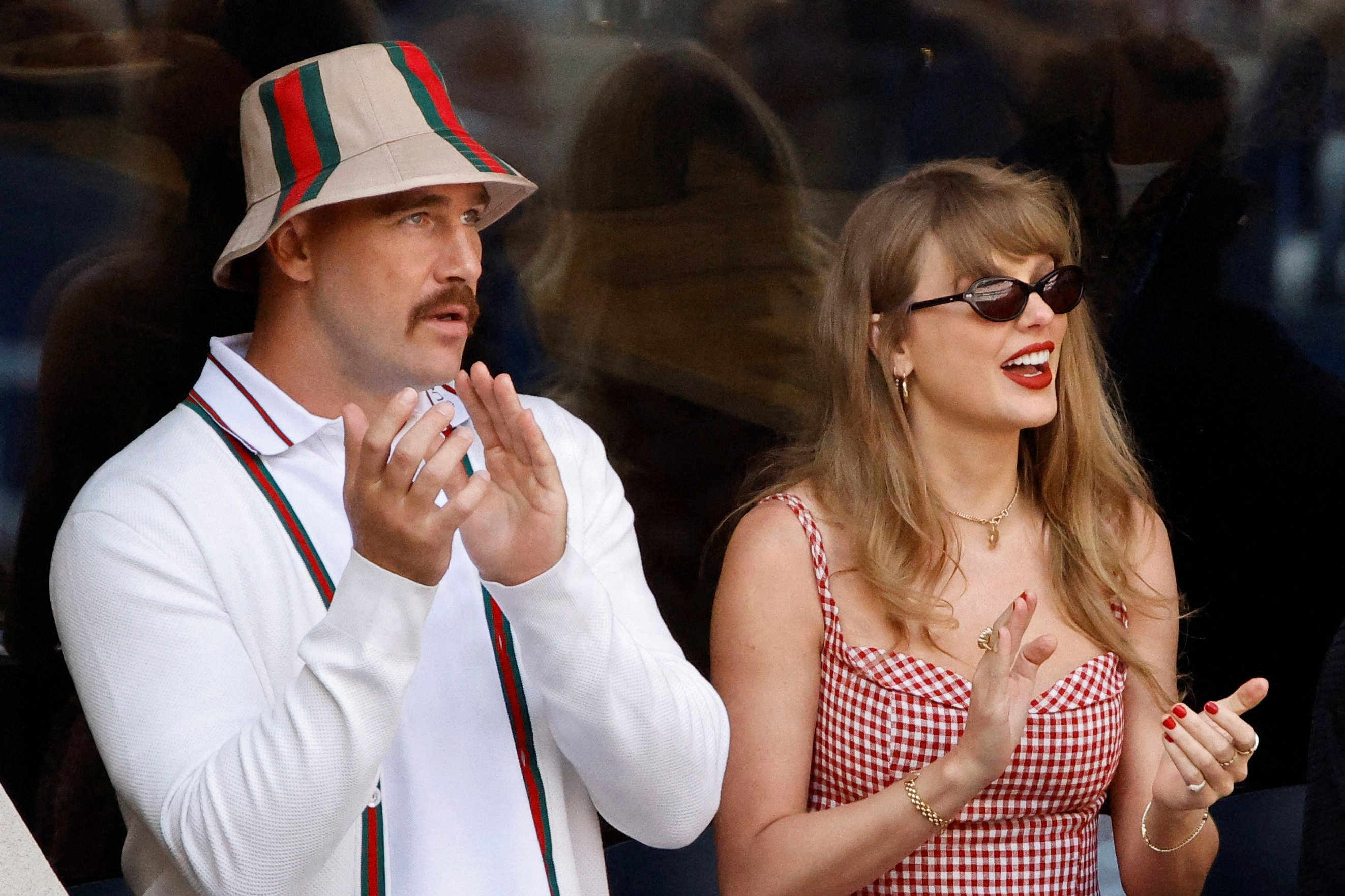Taylor Swift og Travis Kelce donerede i juli millioner til blandt andet Dolly Partons velgørenhedsorganisation Imagination Library forud for deres bryllup. I udtalelse siger Swift, at hun vil tænke på den afdøde Dolly Parton "hvert skridt på vejen". (Arkivfoto).