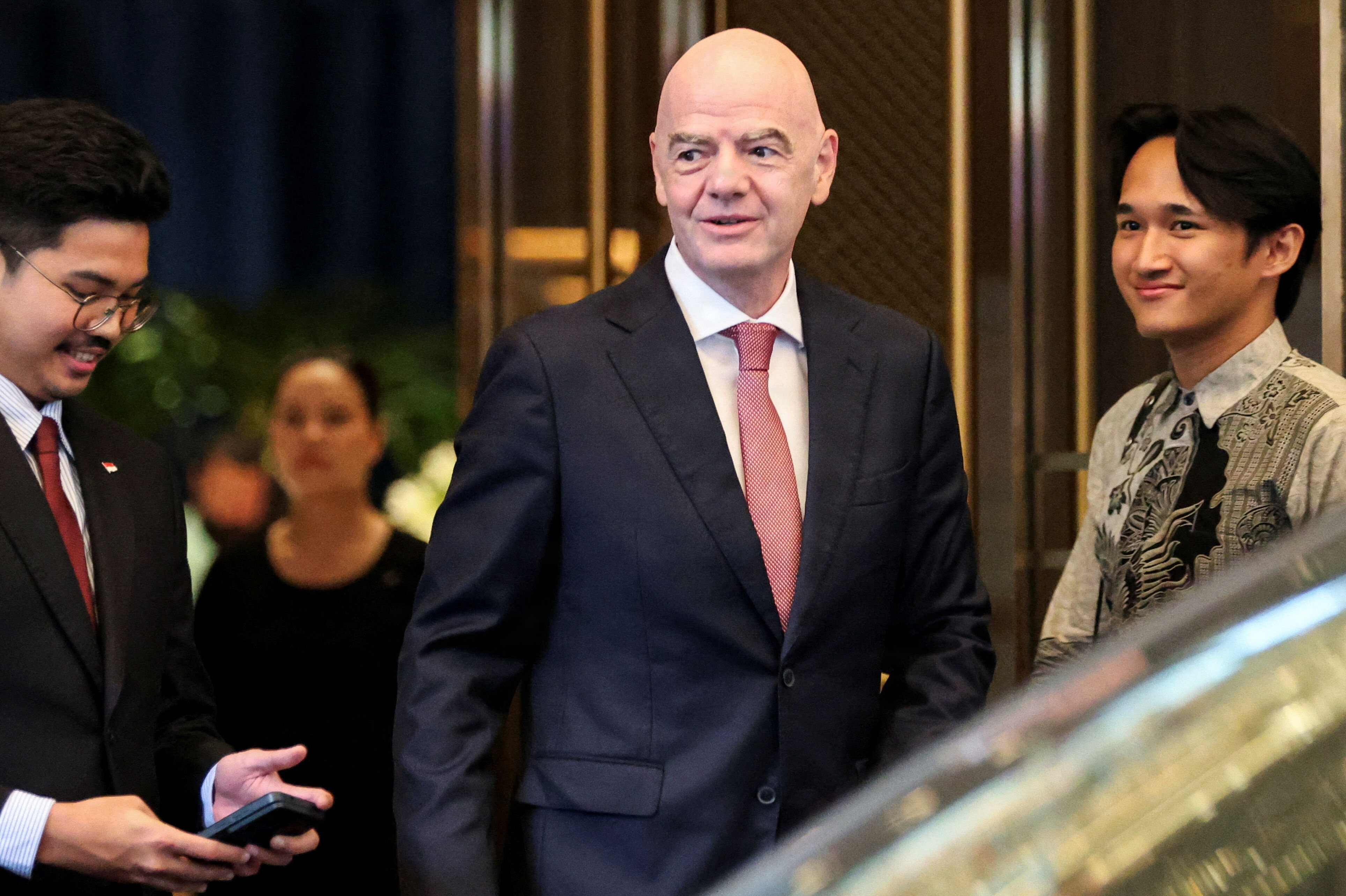 Gianni Infantino var onsdag i Vietnam, og han er fortsat under pres som præsident for Fifa.