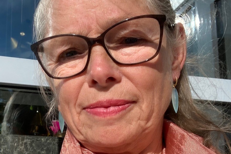 Hanne Thorsen udstiller på Humlebæk Biblitoek frem til den 17. september.