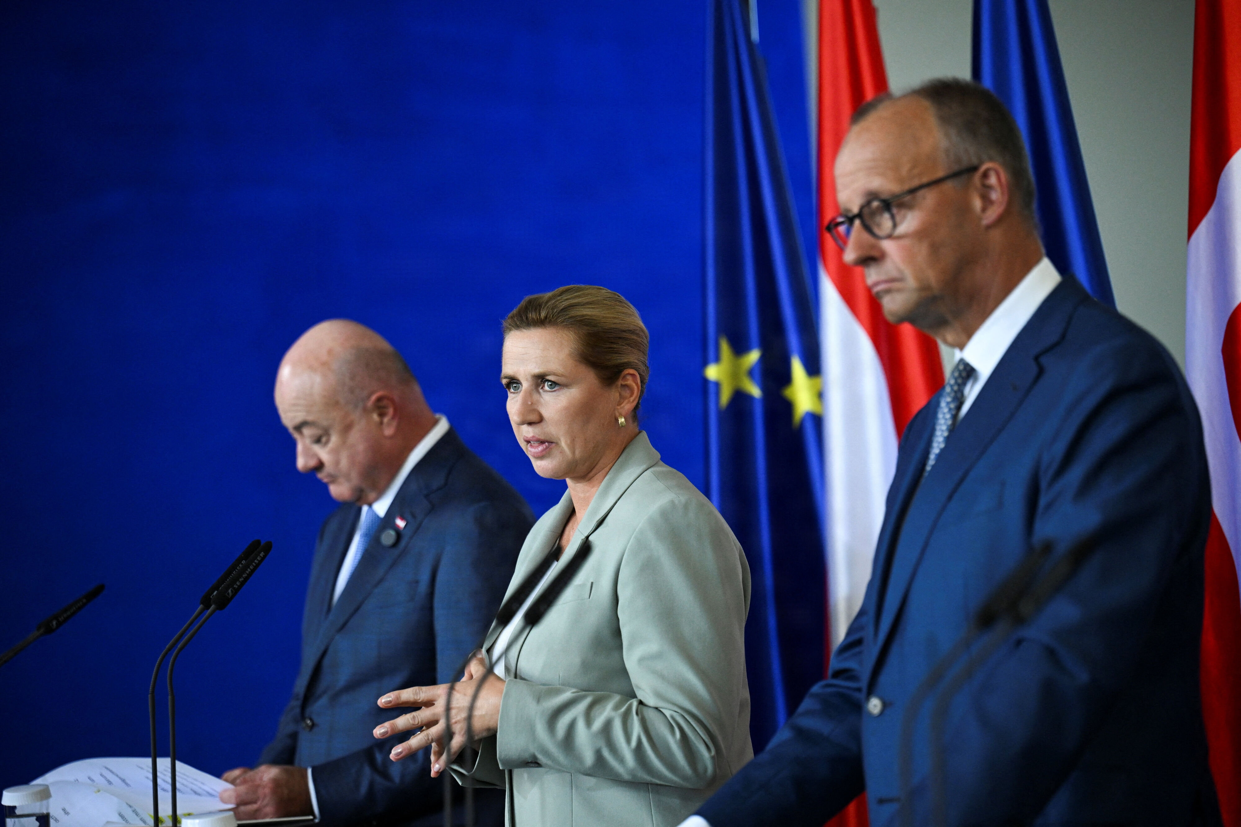 Statsminister Mette Frederiksen (S) er torsdag i Berlin, hvor hun mødes med blandt andre Tysklands forbundskansler, Friedrich Merz, og Østrigs kansler, Christian Stocker.
