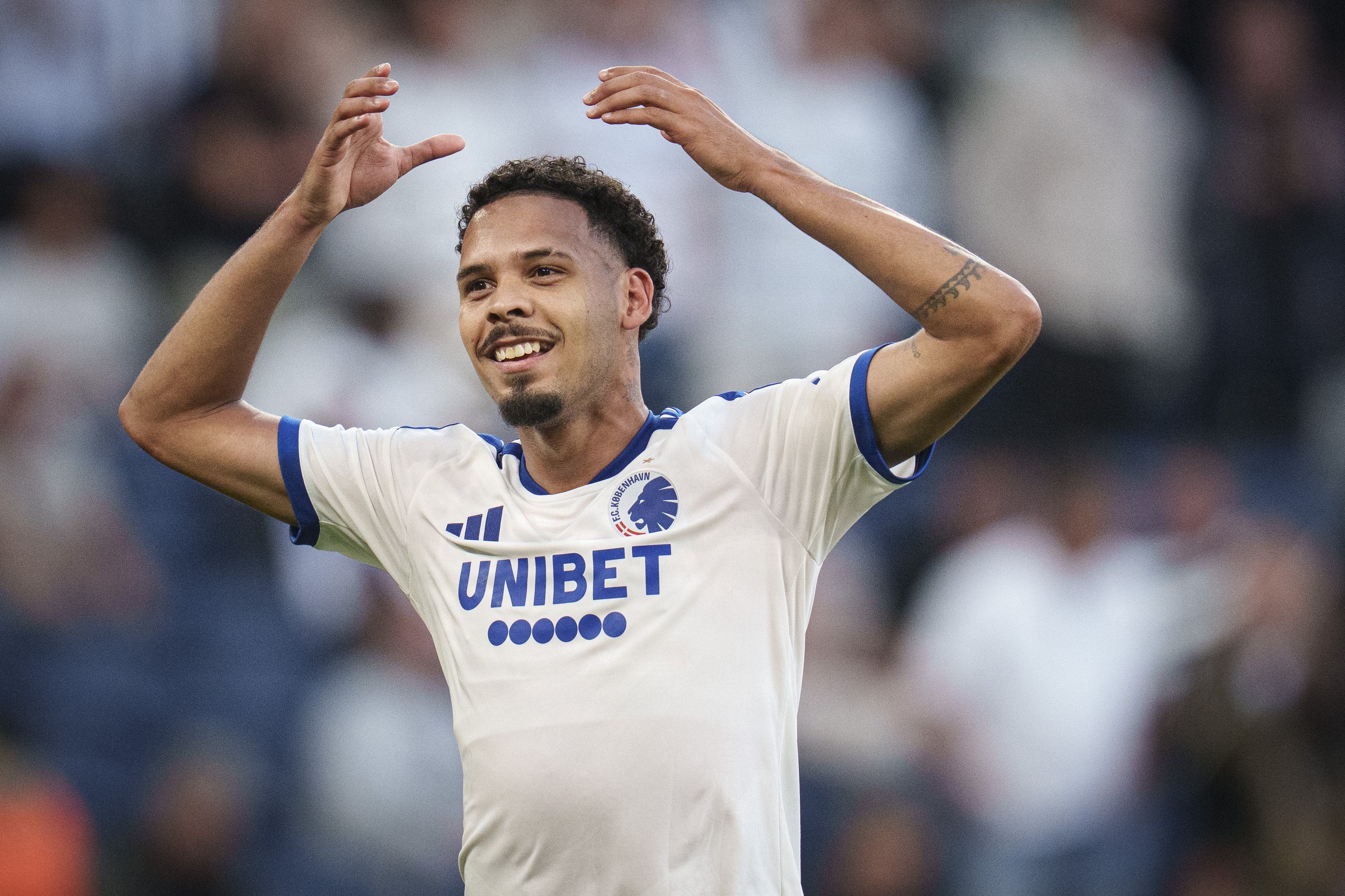 Gabriel Pereira og holdkammeraterne kunne torsdag juble over avancement til Conference League og overkommelig modstand i pokalturneringens lodtrækning til tredje runde.