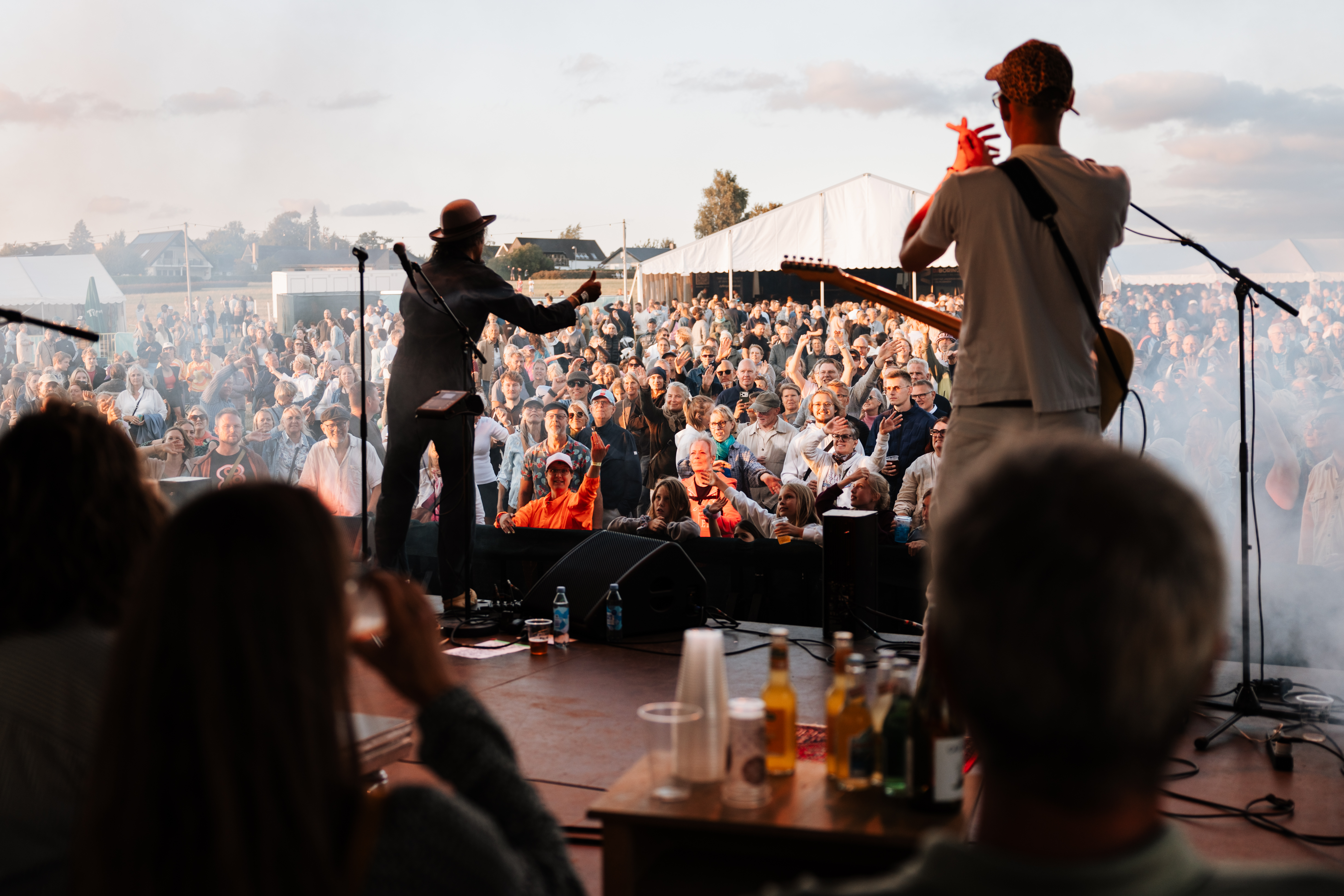 Drori-Hansen Furniture var med til at fylde pladsen til Jyllinge Festival og det betyder, at den lille festival kan melde om rekordomsætning.