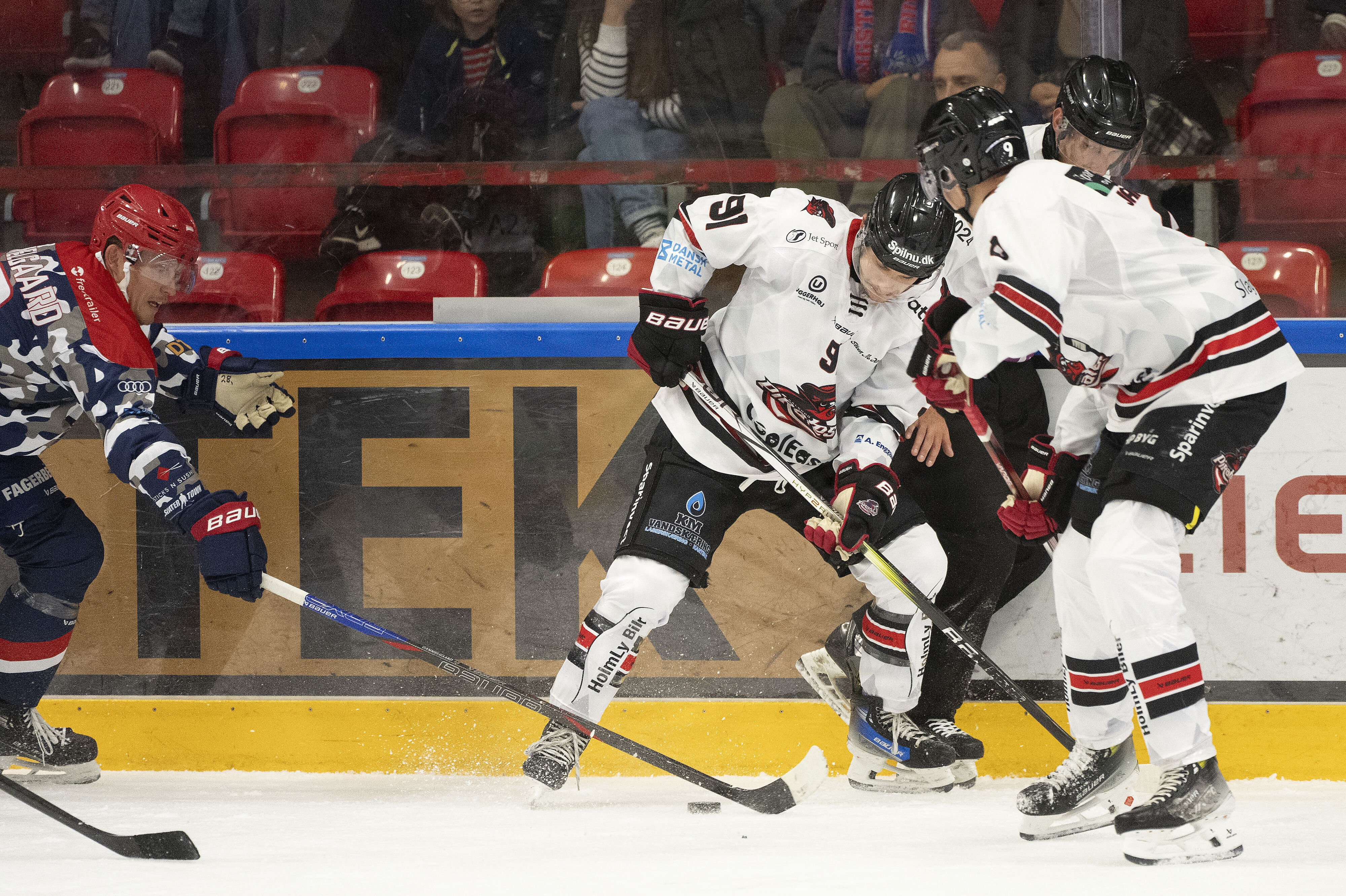 Den farlige canadier Troy Lajeunesse er en af flere nordamerikanske spillere, der har ventet længe på arbejdstilladelse fra de danske myndigheder. (Arkivfoto).