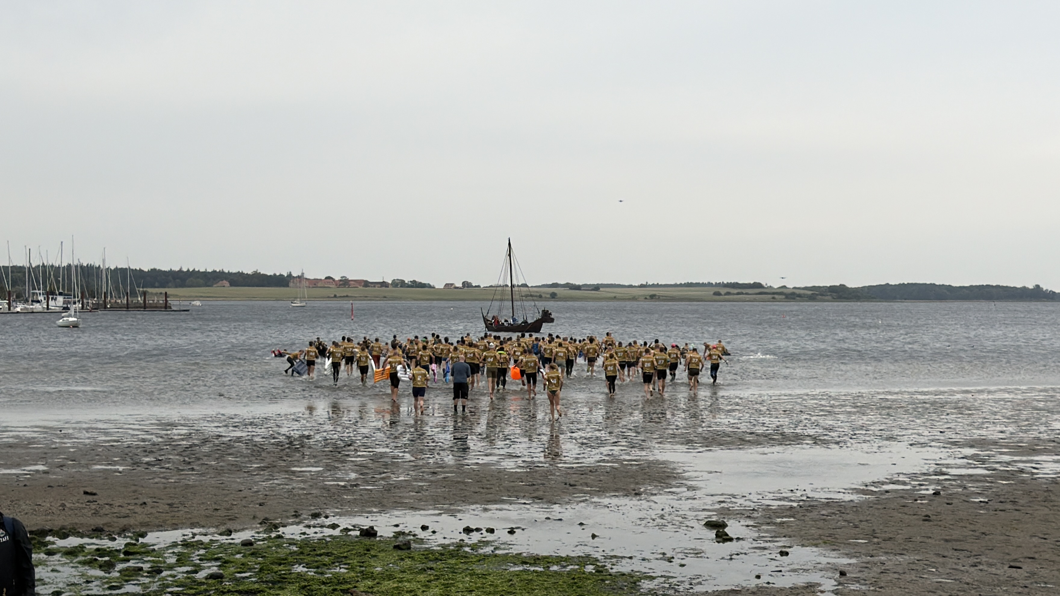 Første del af de mange kilometers prøvelser foregik i Roskilde Fjord.