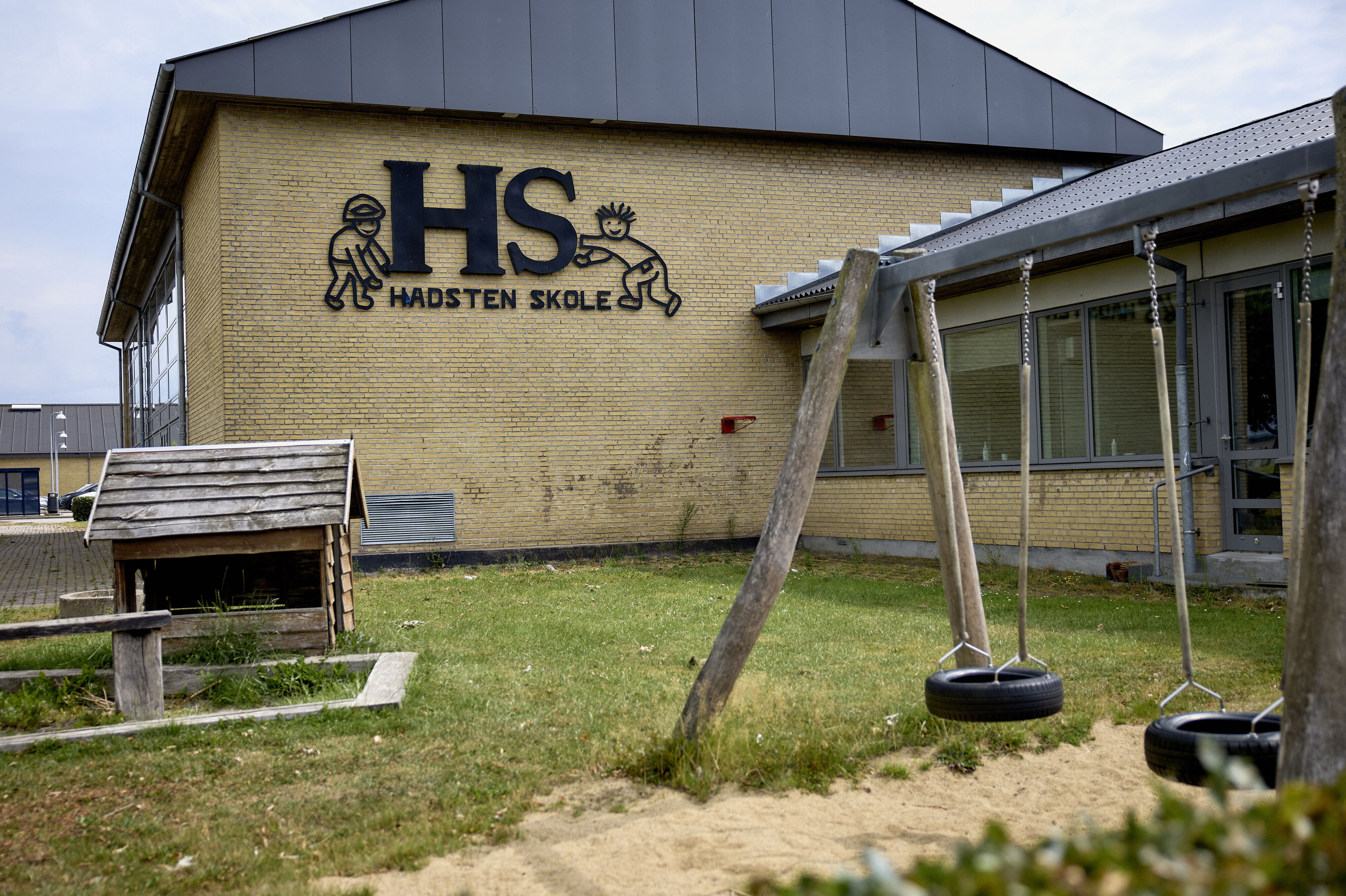 Hadsten Skole i Østjylland har været mål for et angrebsforsøg, lyder det i sigtelsen mod tre teenagedrenge, der er varetægtsfængslet for terrorforsøg. (Arkivfoto).