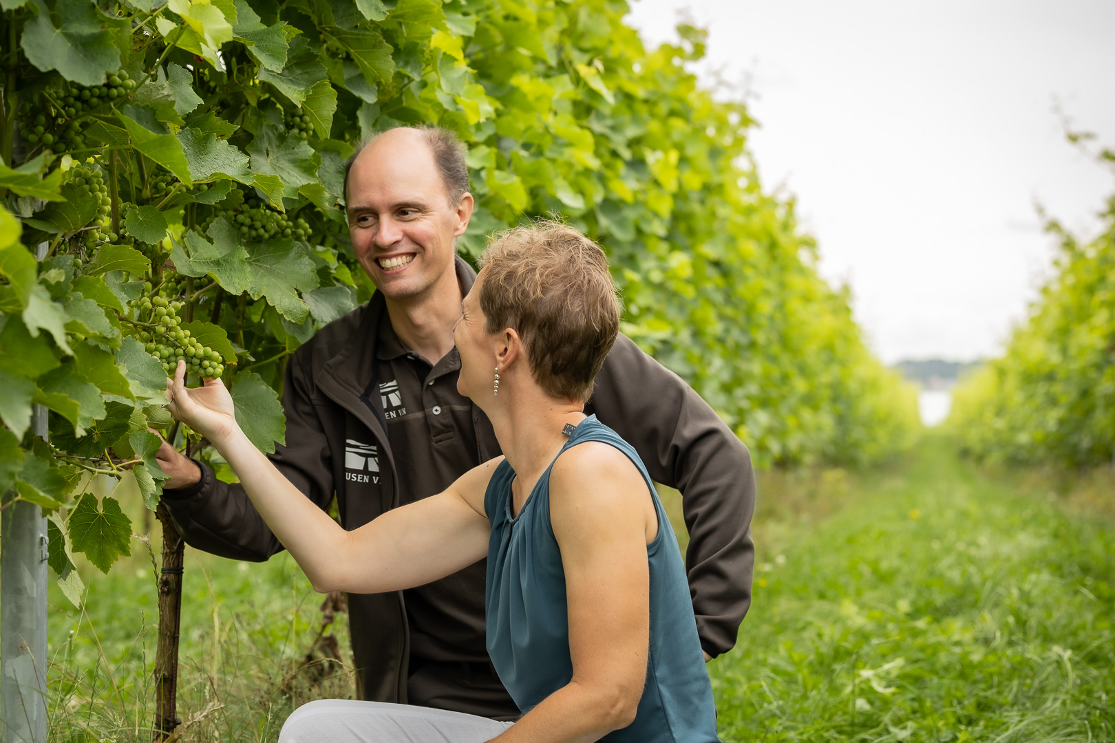Tusen Vin på Tuse Næs drives af ægteparret Sofie Saerens og Esben Misfeldt.