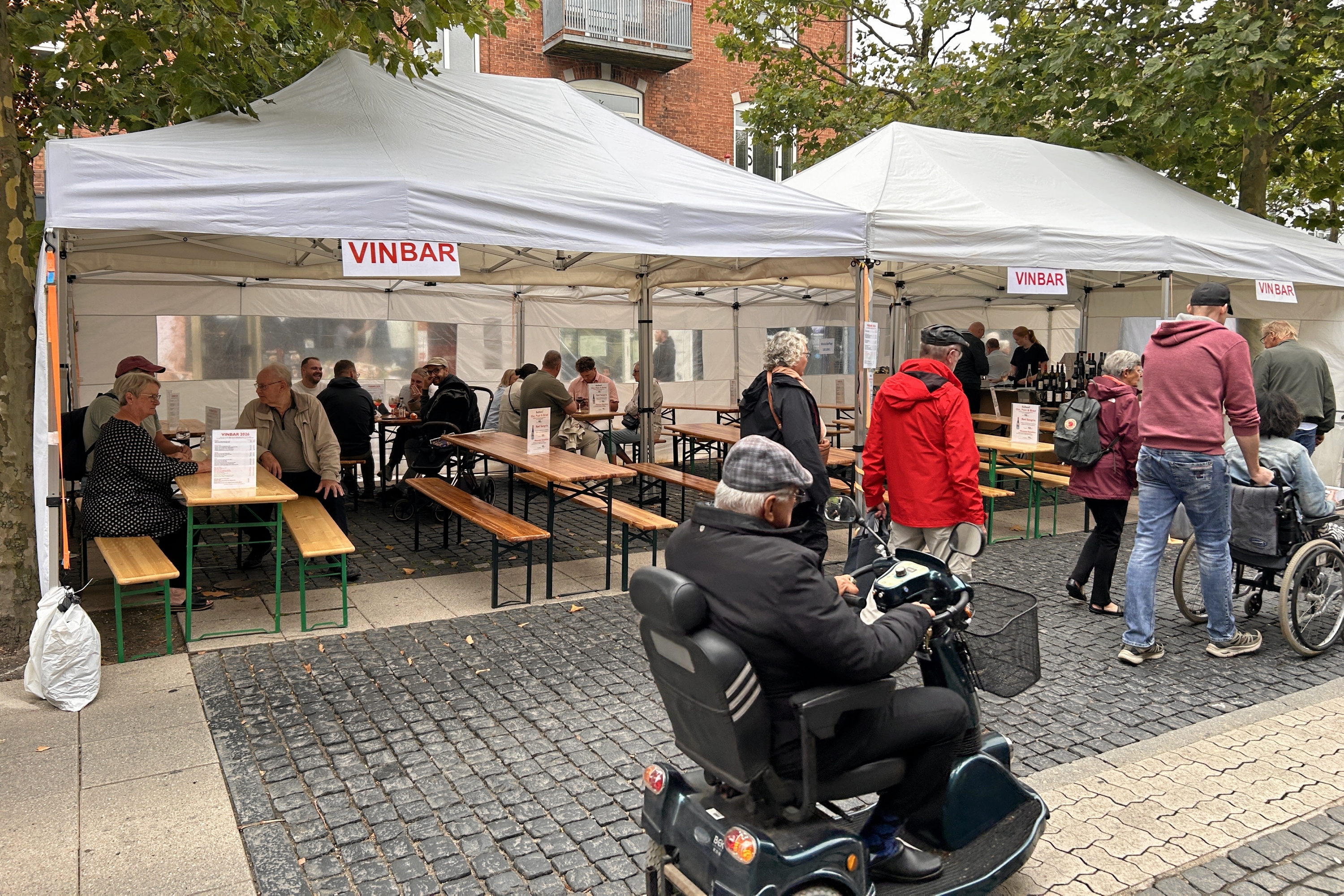 Vinbaren hos Taastrup Ny Vinhandel var velbesøgt. - Kasper Ellesøe Vinbaren hos Taastrup Ny Vinhandel var velbesøgt.