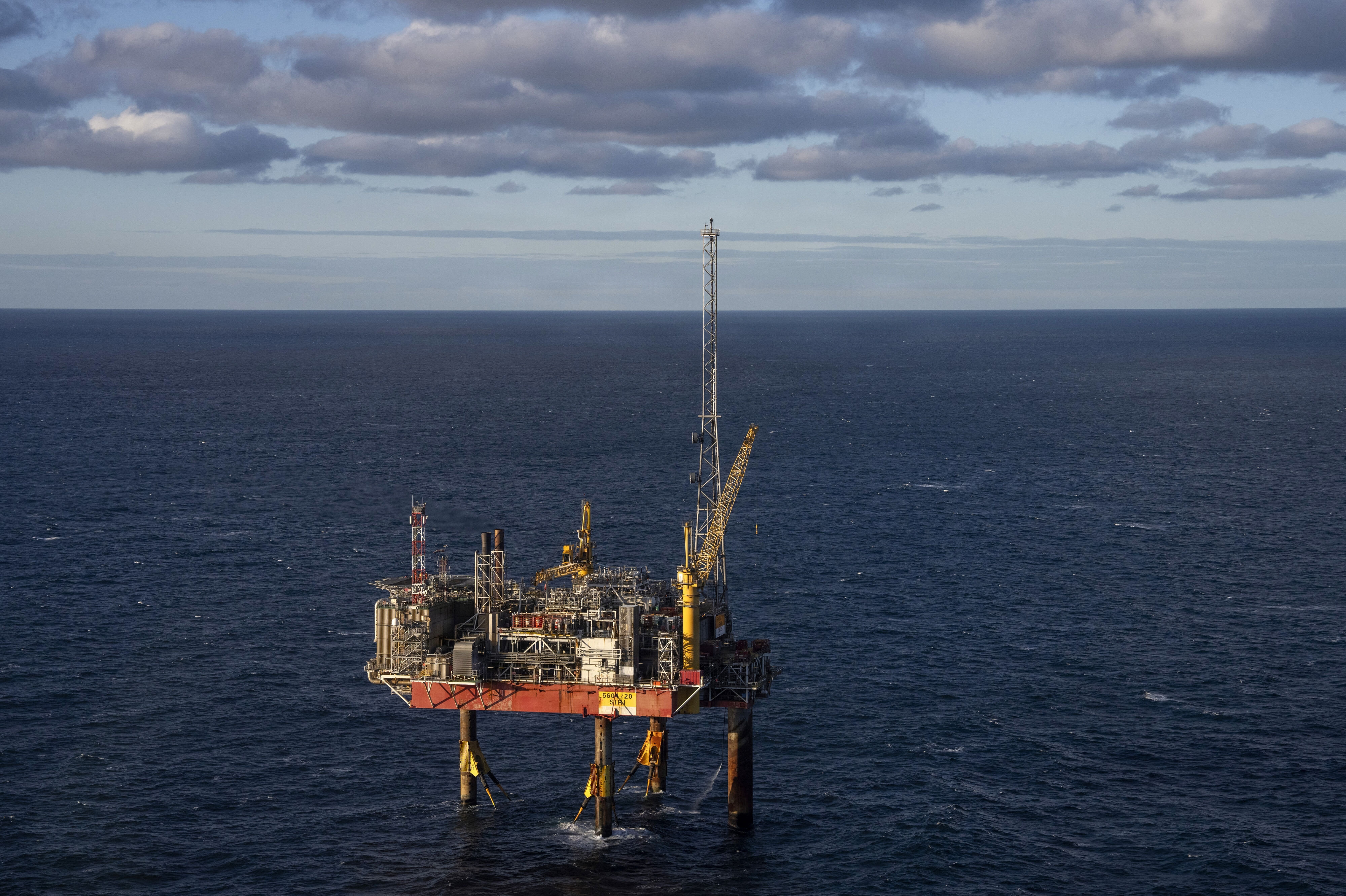 Den danske produktion af olie- og gas i Nordsøen har markant større klimaaftryk, end de danske regnskaber viser, fremhæver Greenpeace. (Arkivfoto).