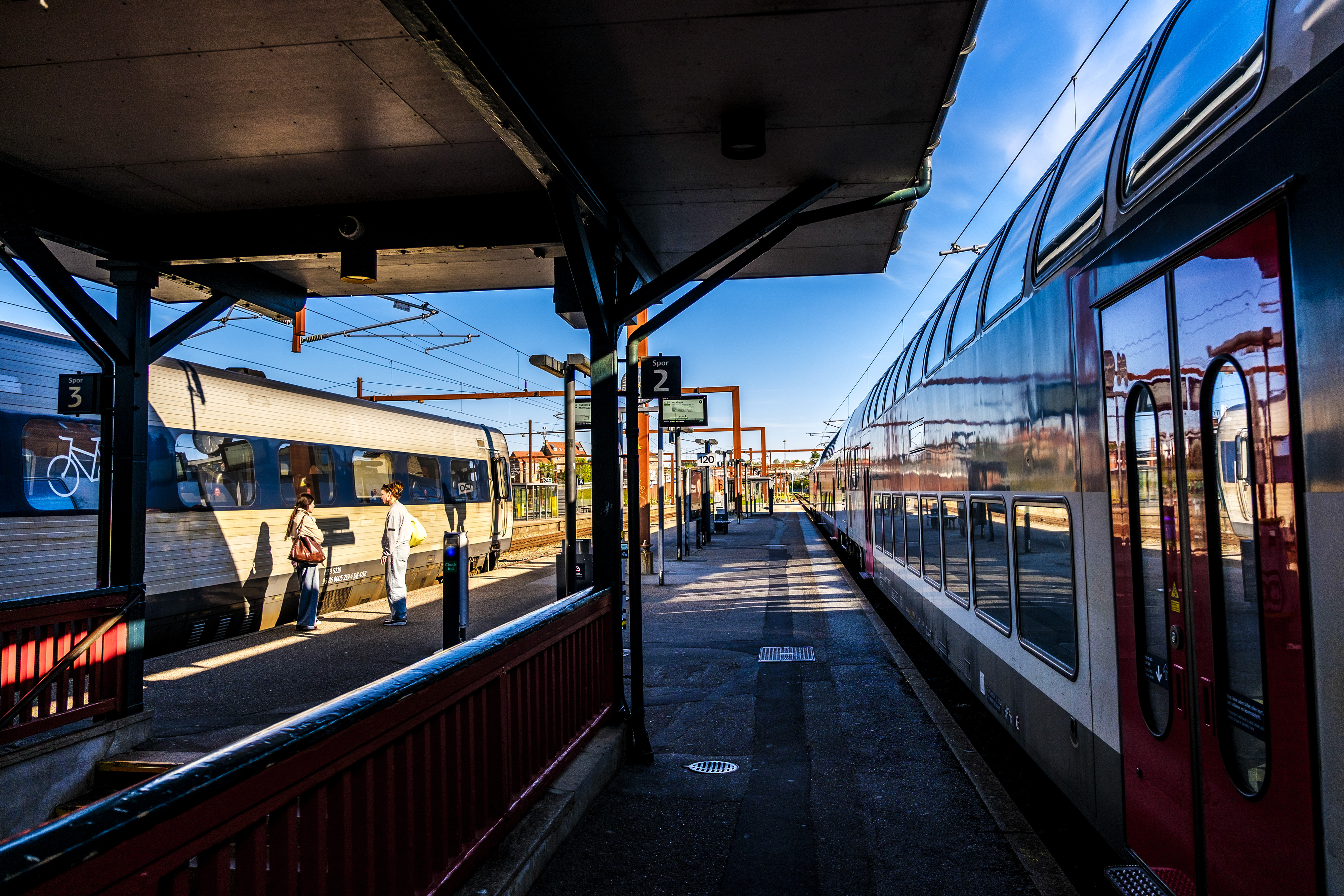 Forsinkelser og aflyste tog har i år sendt DSB’s udbetalinger til pendlerne markant i vejret.