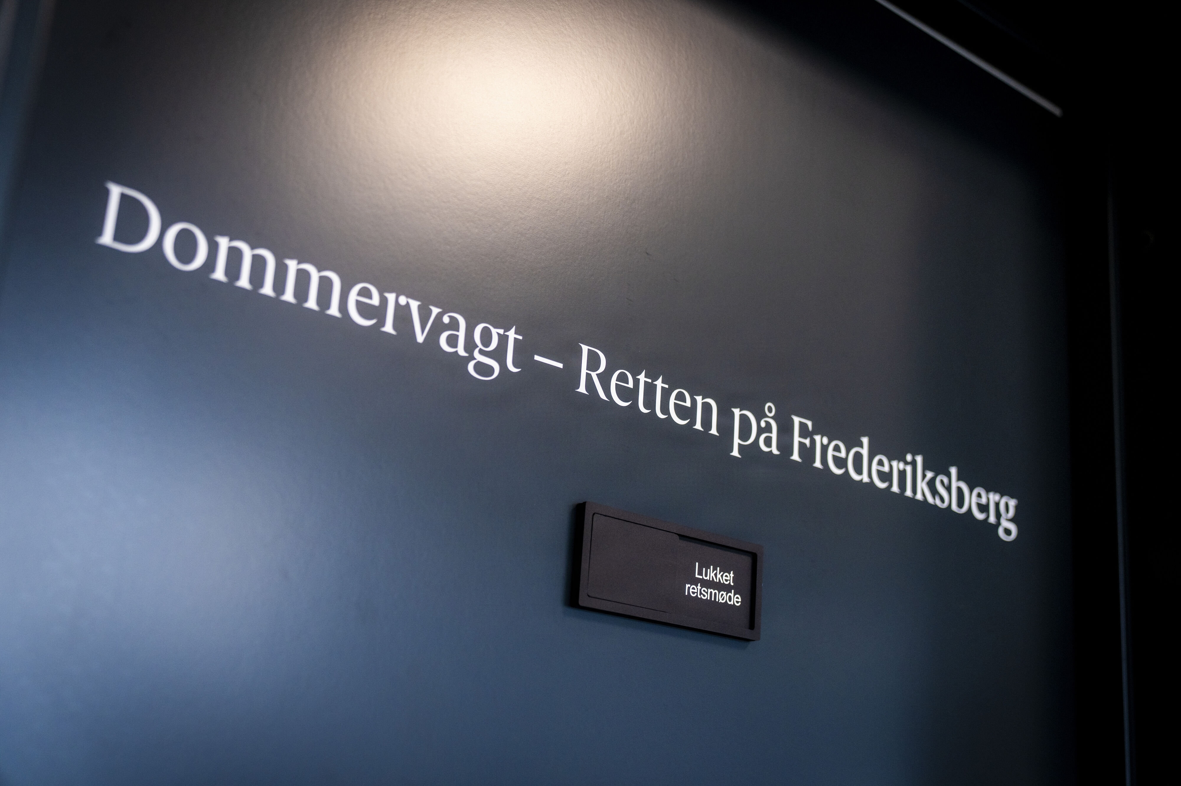 I Retten på Frederiksbergs dommervagt ved Vestre Fængsel er tre mænd onsdag blevet varetægtsfængslet i tre uger. De er sigtet for overtrædelse af lattergasloven under skærpende omstændigheder. (Arkivfoto).