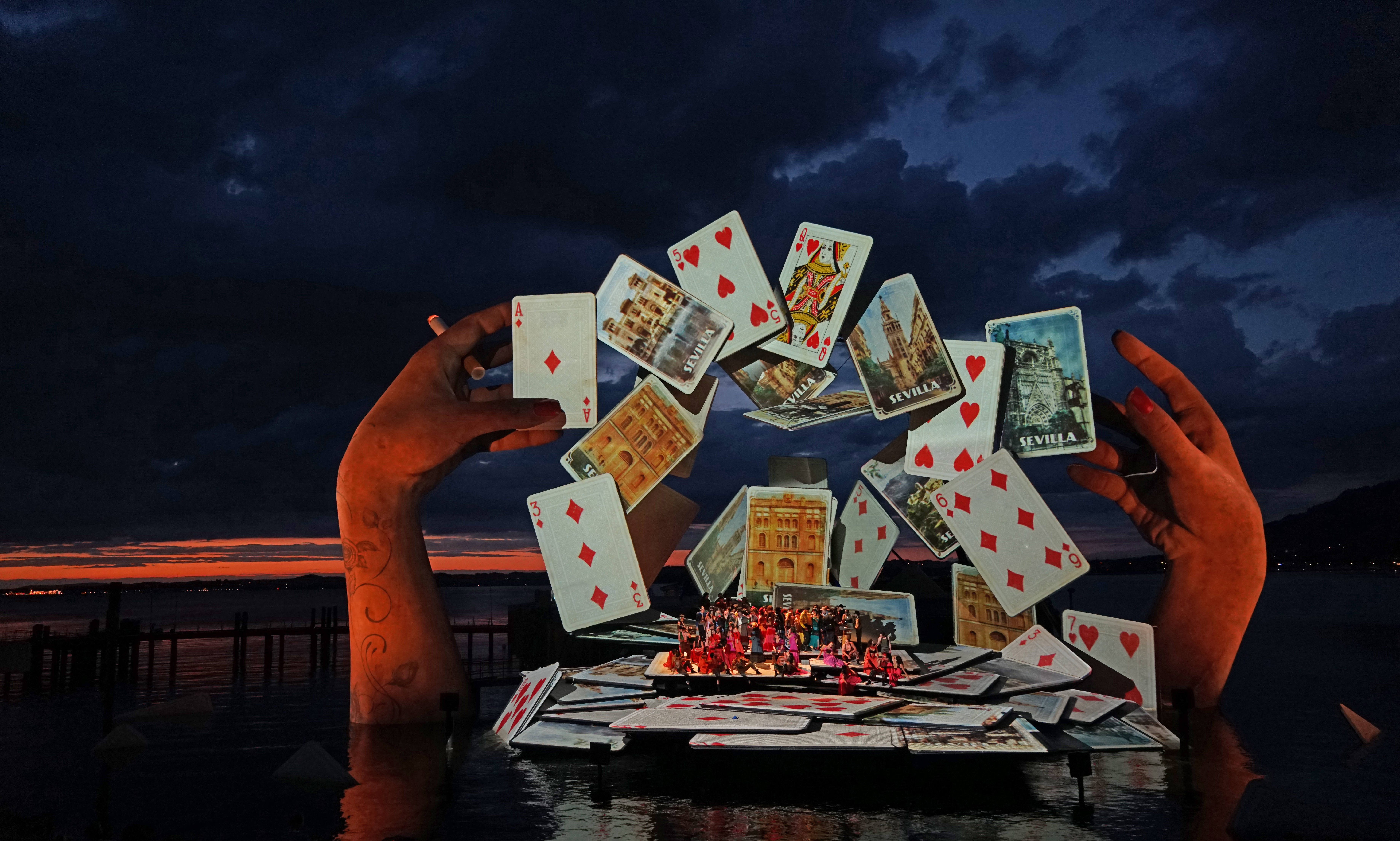 Bregenzer Festspiele finder sted på en flydende scene i Bodensøen.