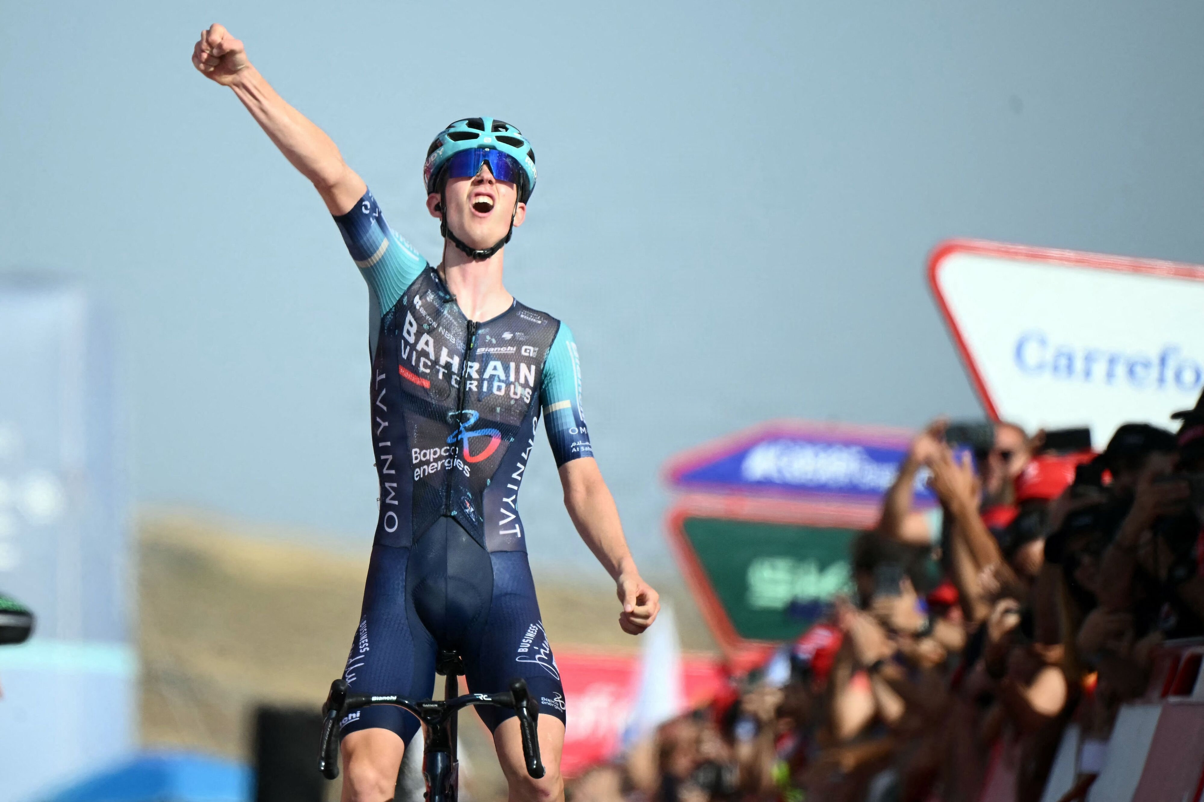 Jakob Omrzel jublede på målstregen efter sin sejr på 12. etape af Vueltaen.