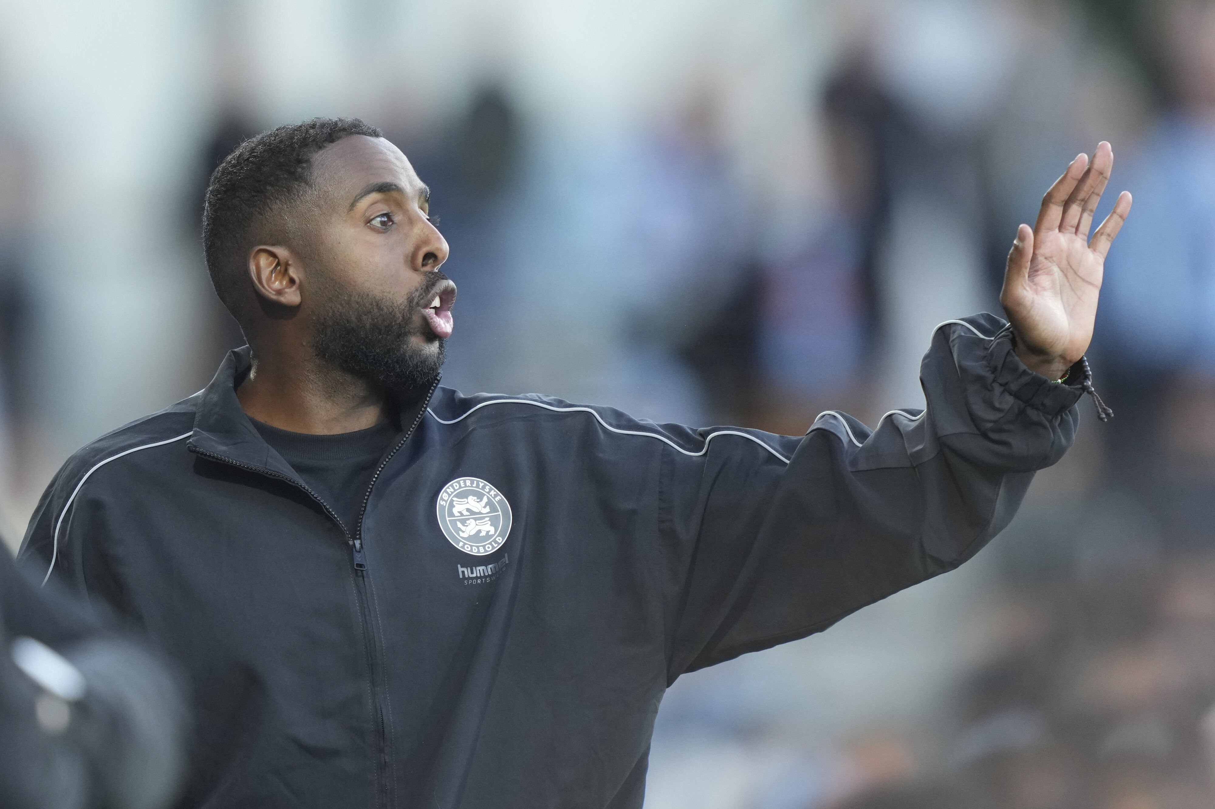 Sønderjyskes cheftræner, Fatah Abdirahman, kom på en svær opgave mod Thisted FC, men tog alligevel sejren. (Arkivfoto).