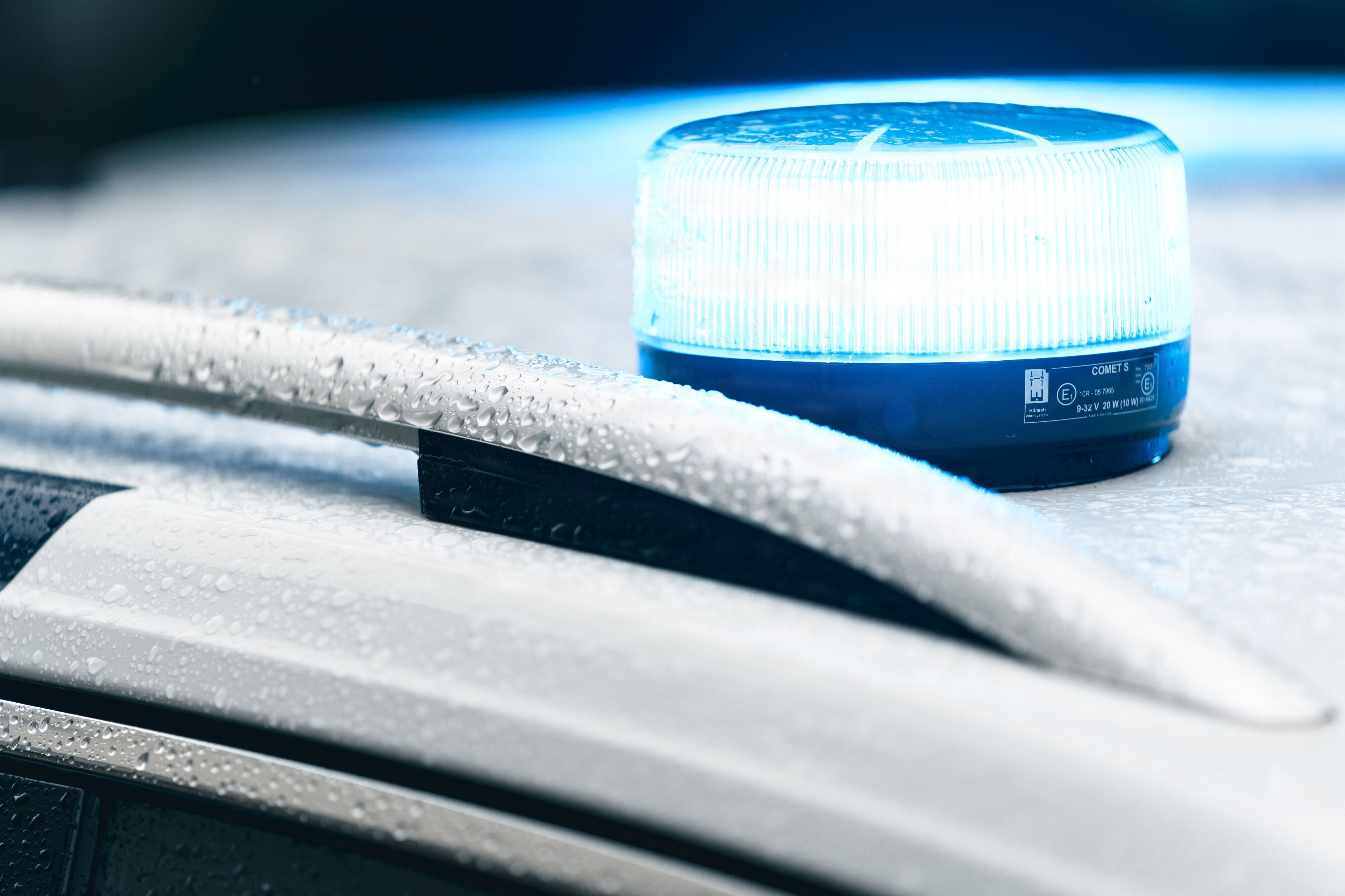 56-årig mand er fredag morgen anholdt, efter at politiet fik en anmeldelse om en mand med en pistol i Thorsager ved Rønde. Pistolen viste sig at være en softgun-pistol. (Arkivfoto).