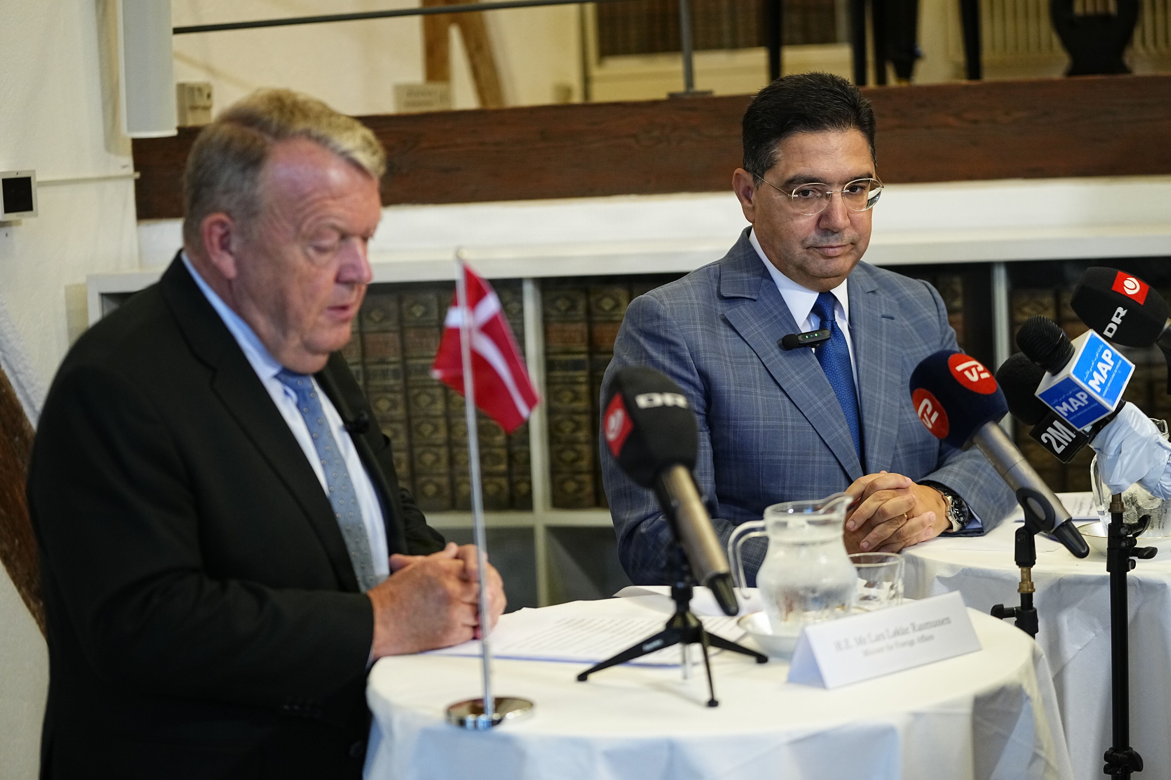 Udenrigsminister Lars Løkke Rasmussen (M) siger, at Danmark kommer til at indgå en udleveringsaftale med Marokko. Her ses Løkke fredag med sin marokkanske kollega, Nasser Bourita, i København.