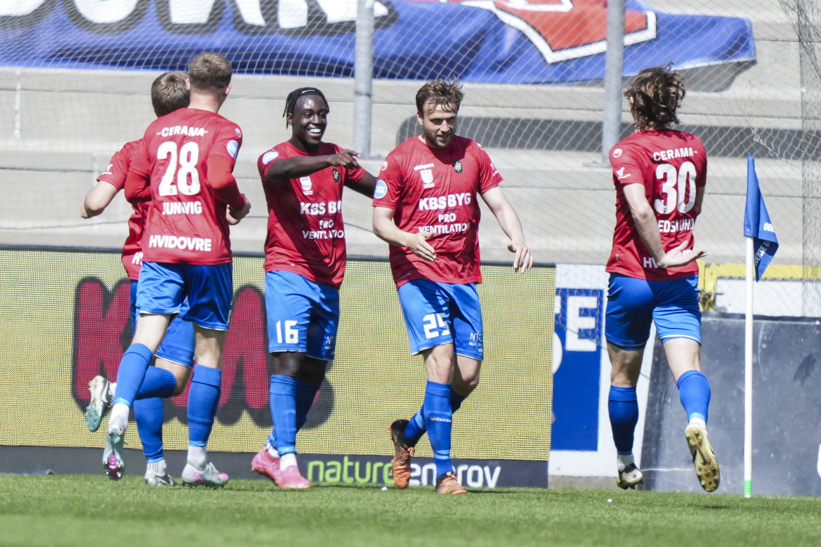 Hvidovre og Vejle har begge 17 point i toppen af 1. division efter de første syv kampe. (Arkivfoto).