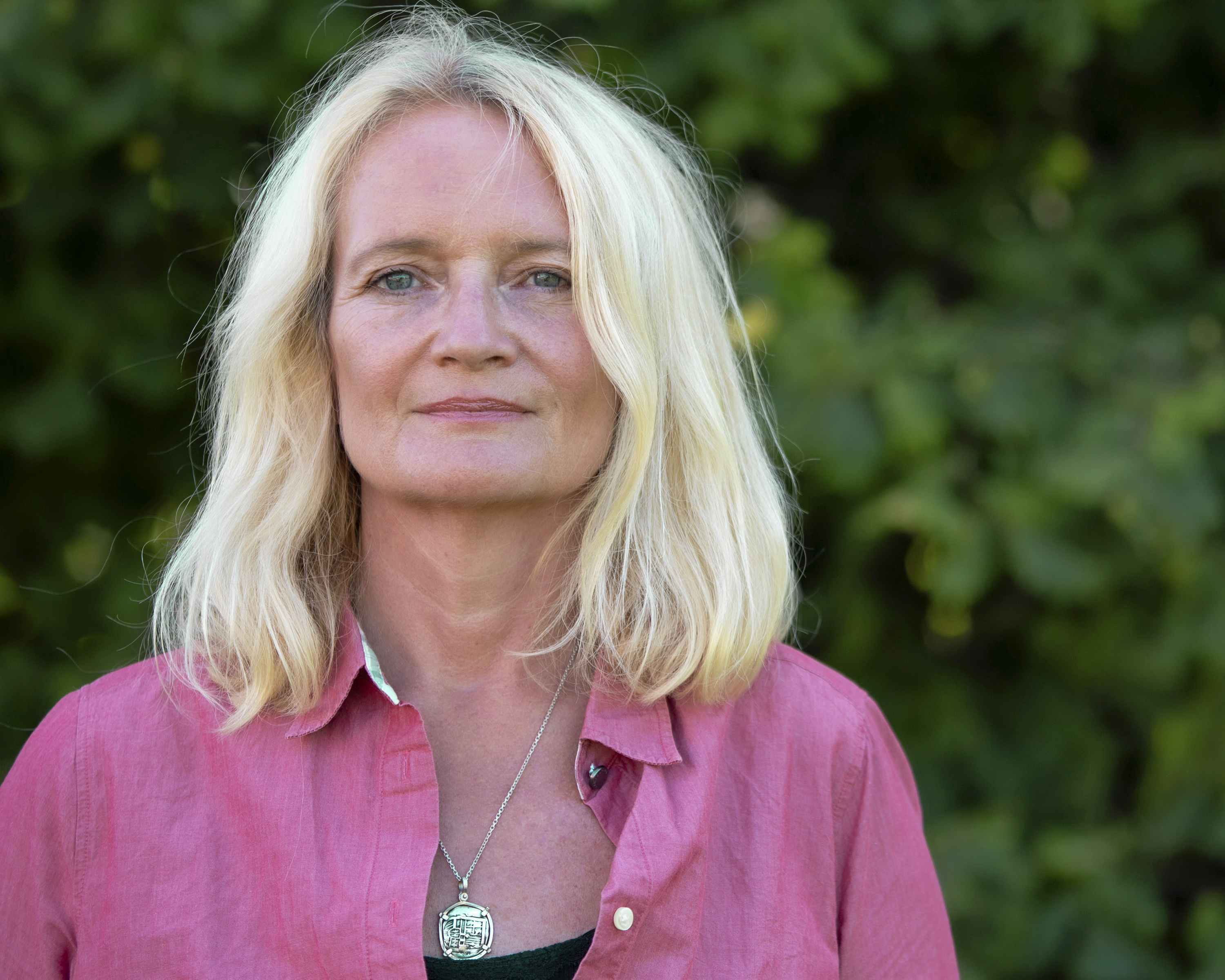 Helle Sydendal har selv kæmpet i flere år med følgerne efter et flåtbid. Nu advarer hun andre om ikke at ignorere risikoen.